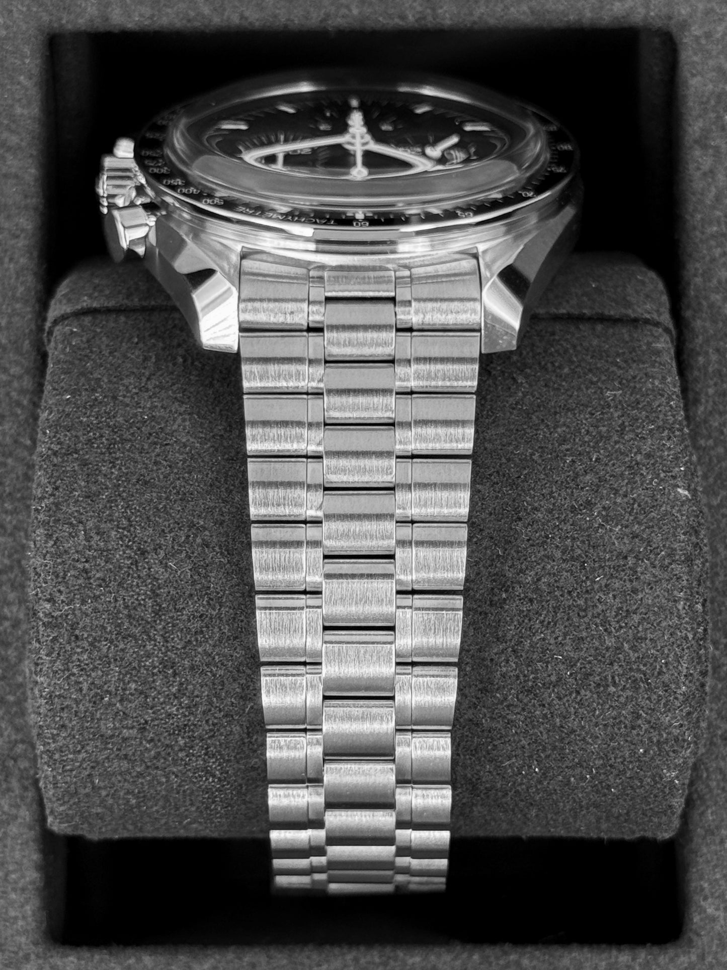 NEW 2026 Omega Speedmaster Moonwatch 42mm 310.30.42.50.01.001 Black