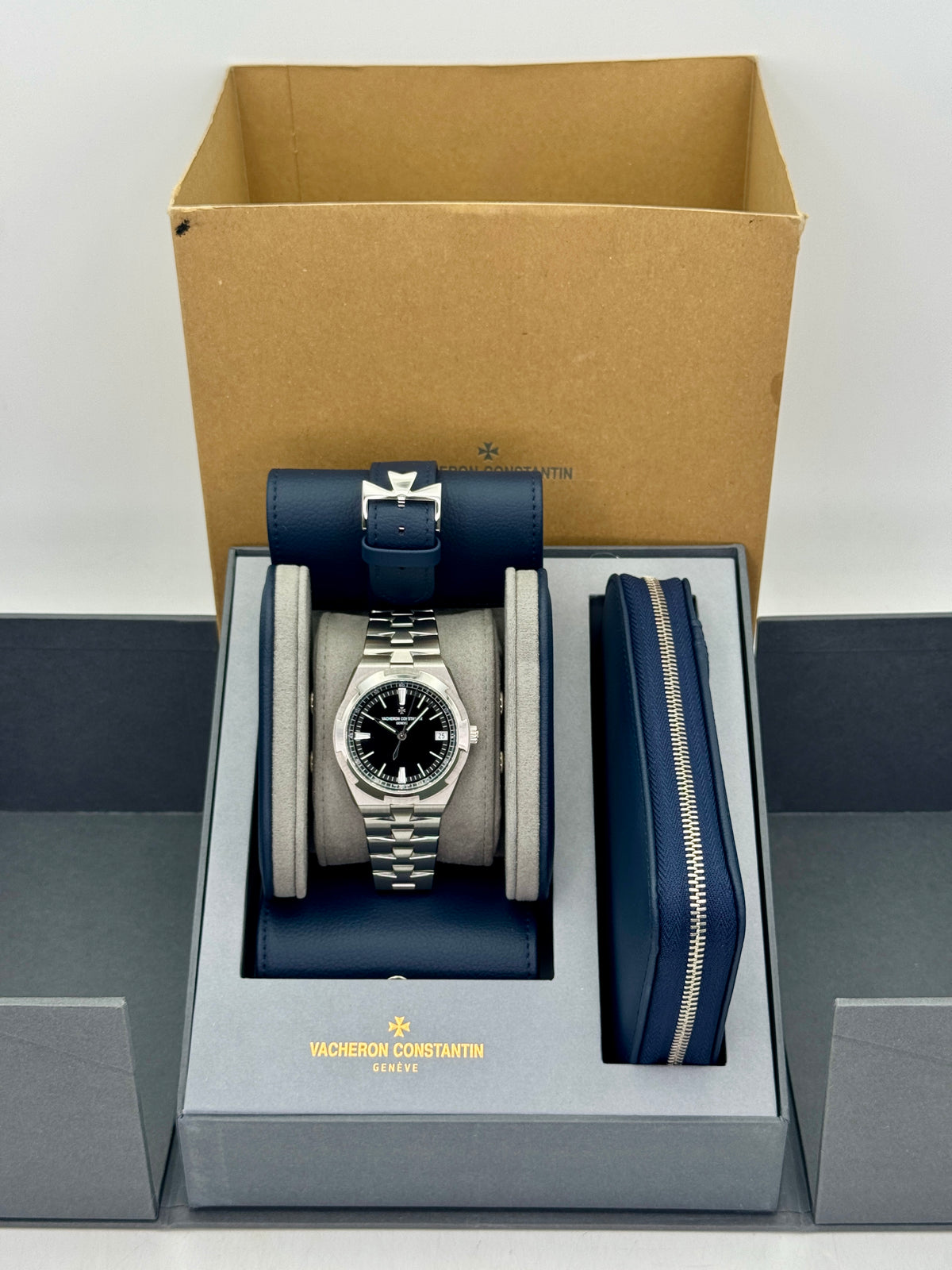 2025 Vacheron Constantin Overseas 41mm 4520V Stainless Steel Black Dial - MyWatchLLC