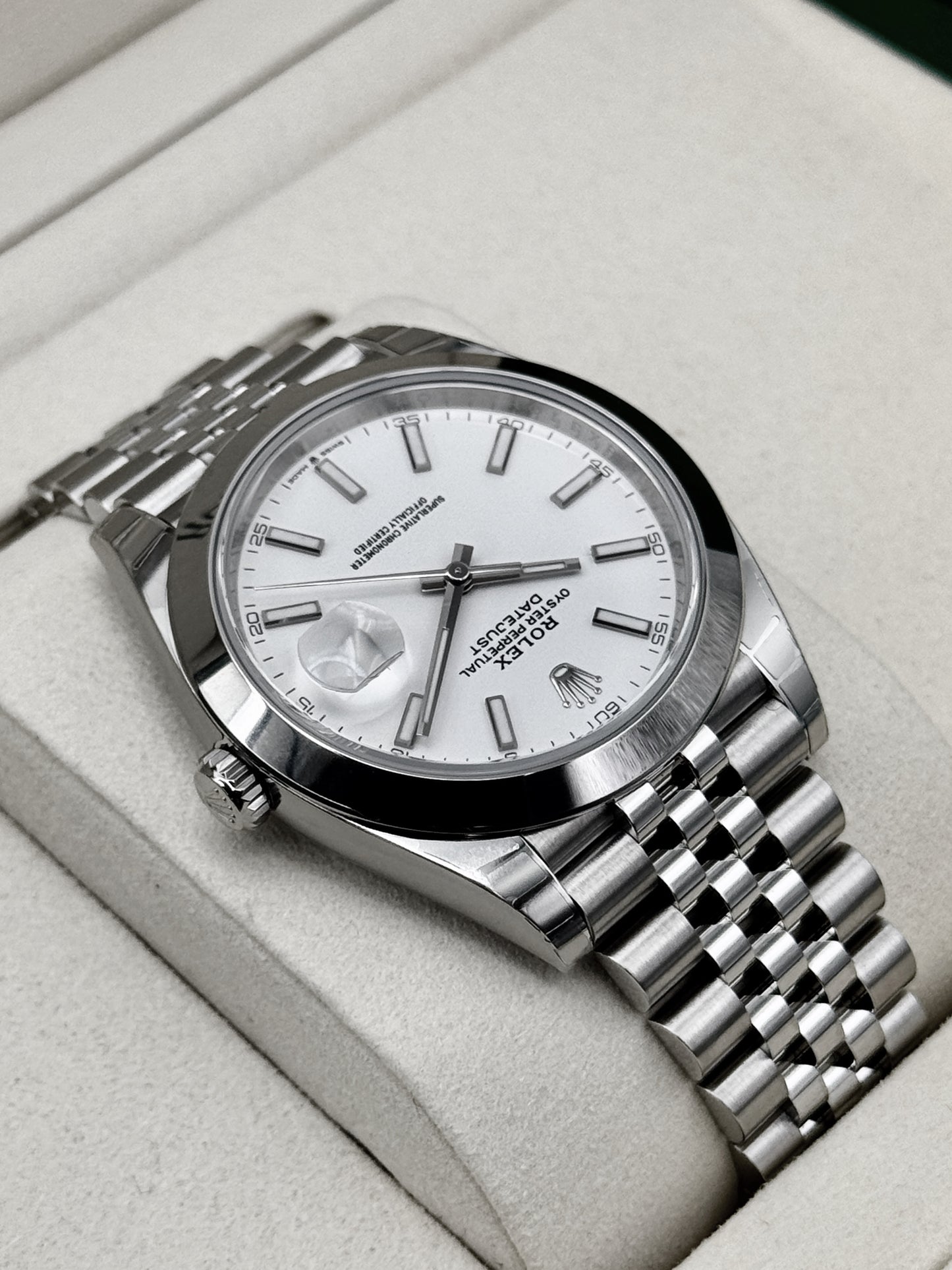 NEW 2026 Rolex Datejust 41mm 126300 Stainless Steel Jubilee White Dial (STICKERED)