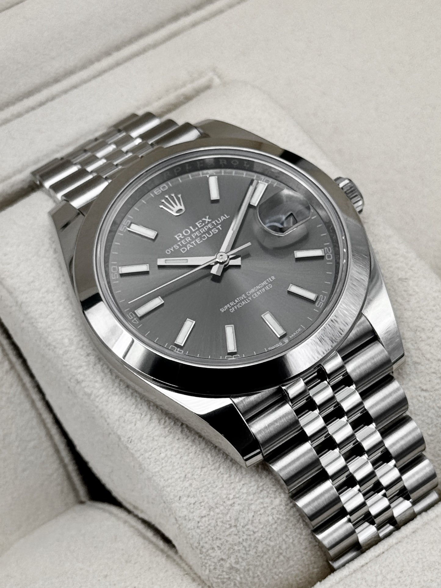 2024 Rolex Datejust 41mm 126300 Stainless Steel Jubilee Rhodium Dial