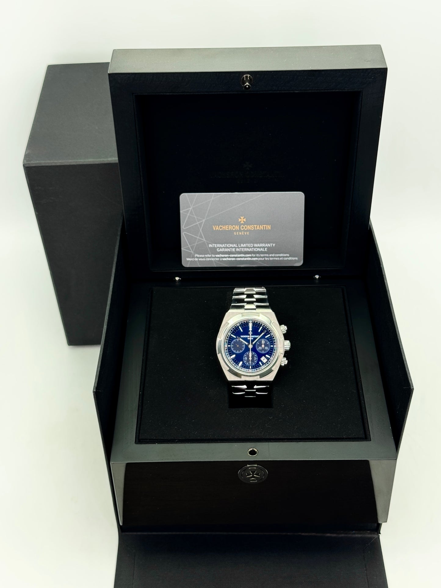 2024 Vacheron Constantin Overseas 42.5mm 5520V Stainless Steel Blue Dial