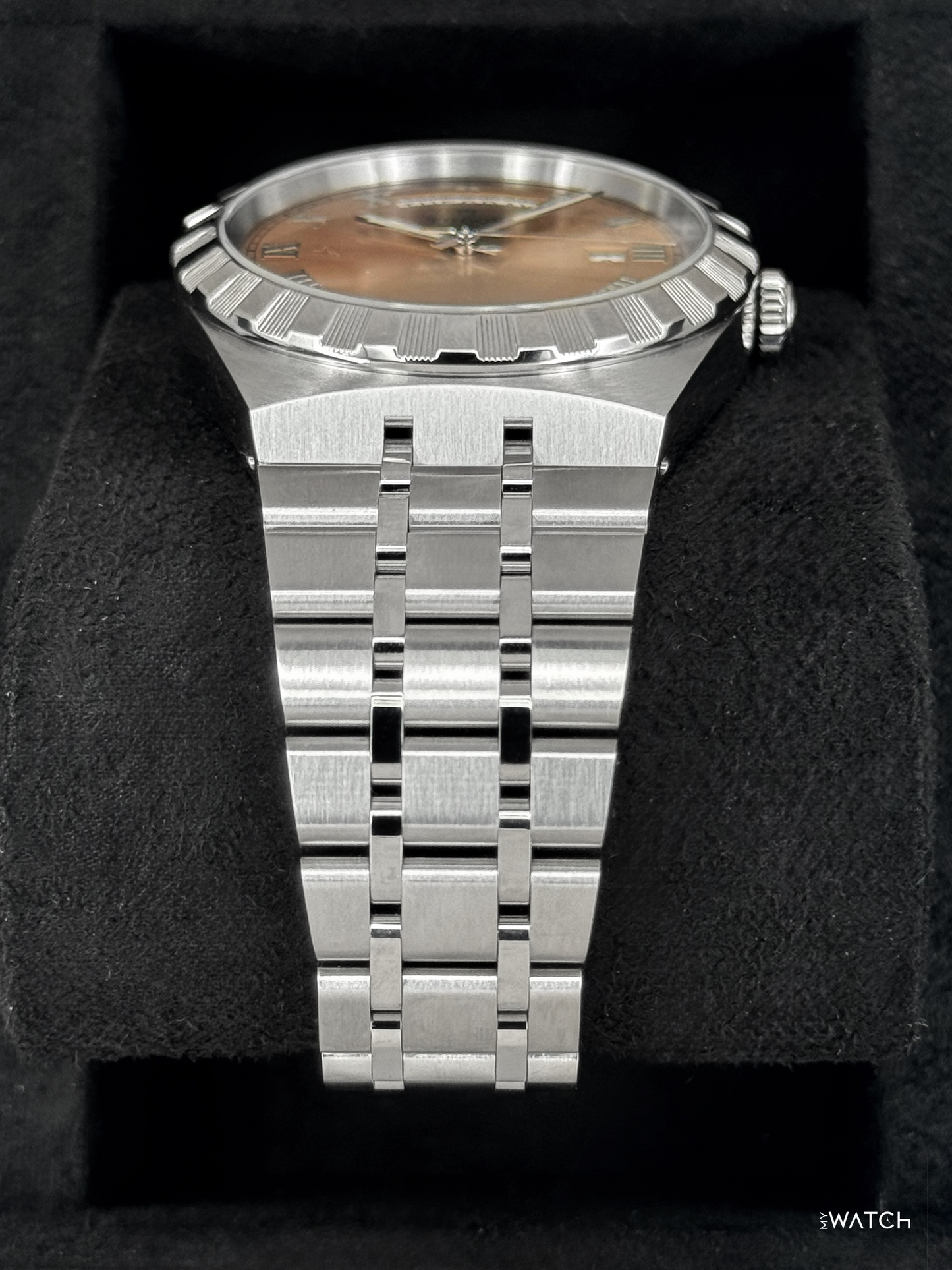 2026 Tudor Royal 41mm 28600 Stainless Steel Salmon Dial