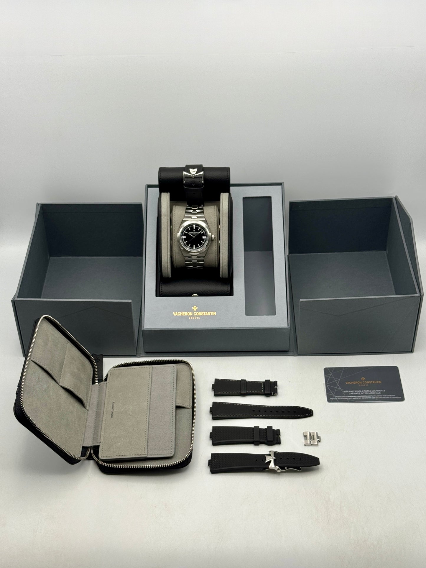 2026 Vacheron Constantin Overseas 41mm 4520V Stainless Steel Black Dial