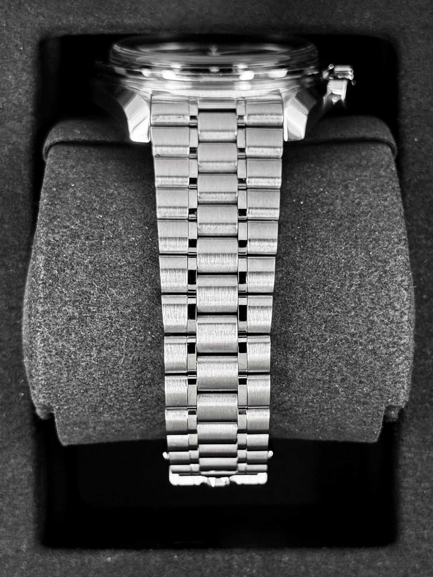 2023 Omega Speedmaster Pro Moonwatch 42mm 310.30.42.50.01.002 Black Dial
