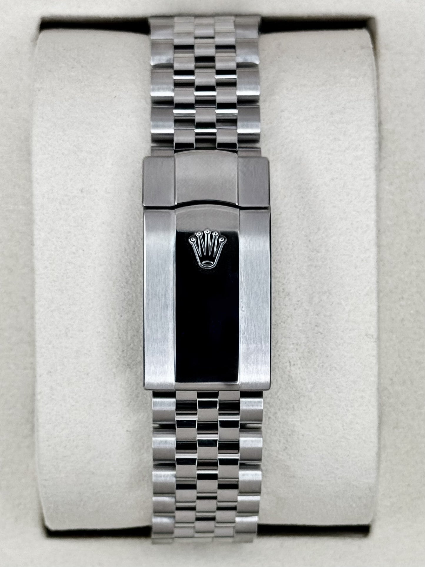 NEW 2026 Rolex Datejust 41mm 126300 Stainless Steel Jubilee Green Ombre Dial