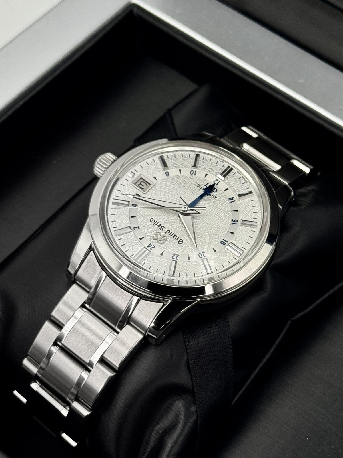 2018 Grand Seiko Elegance Collection 39mm SBGM235 Stainless Steel Silver Dial
