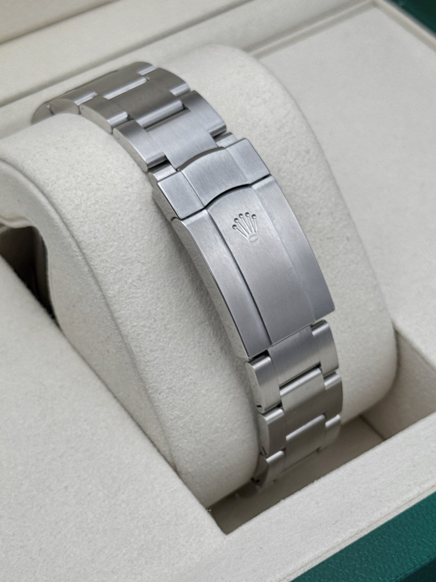 2025 Rolex Oyster Perpetual 41mm 134300 Med Blue Dial