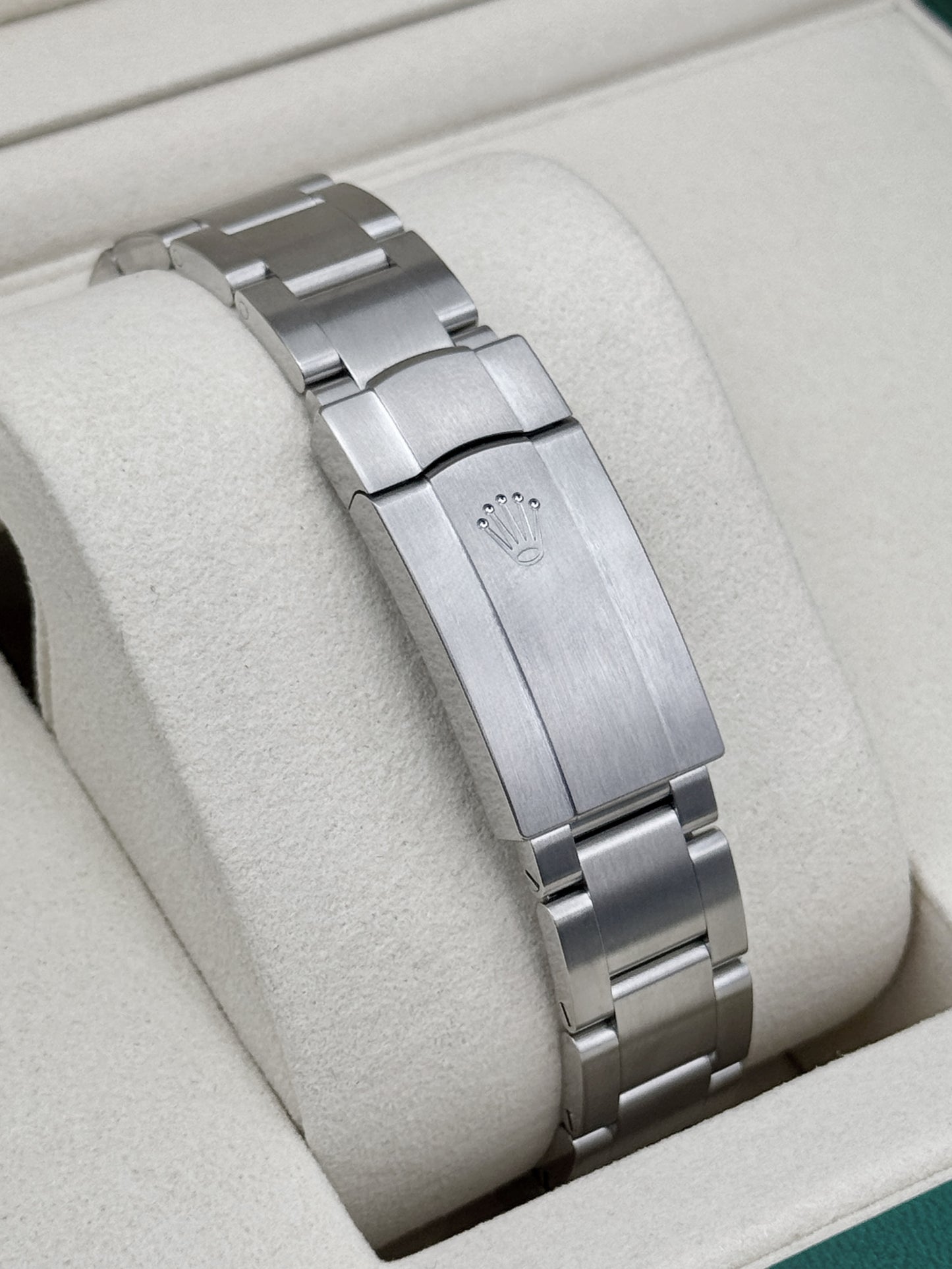 NEW 2026 Rolex Oyster Perpetual 34mm 124200 Stainless Steel Med Blue Dial