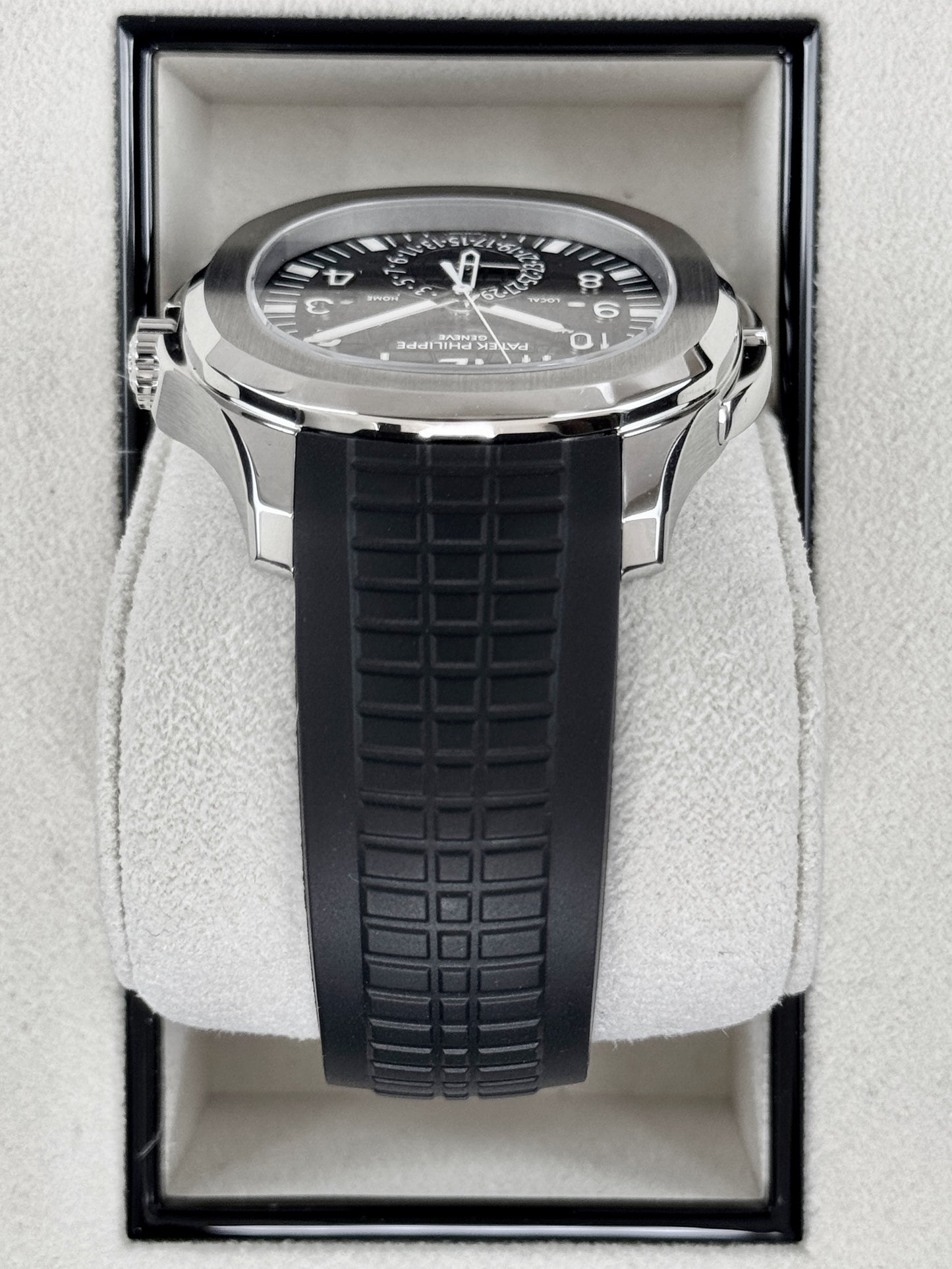 2022 Patek Philippe Aquanaut 40.8mm 5164A-001 Stainless Steel Grey Dial