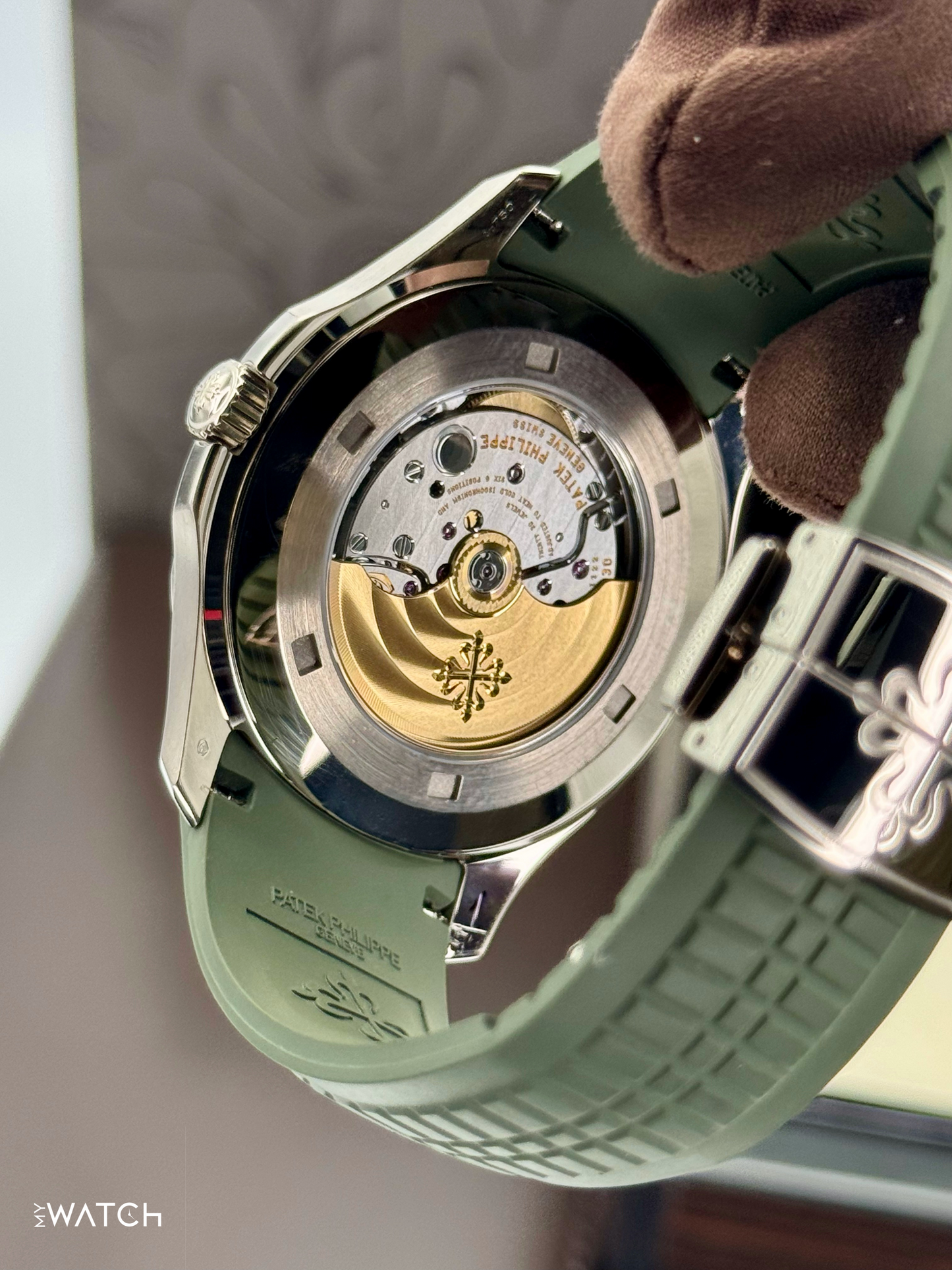 2022 Patek Philippe Aquanaut 5168G 42.2mm White Gold Green Dial