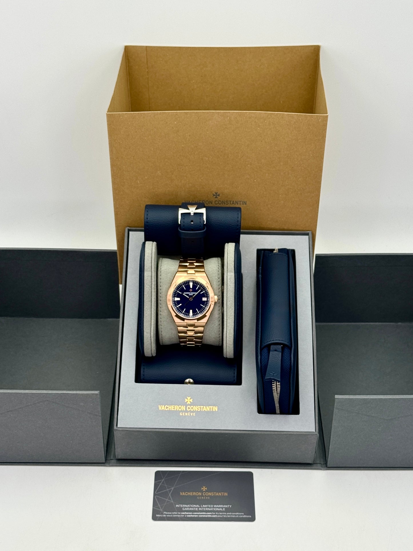 2024 Vacheron Constantin Overseas 41mm 4520V 18kt Pink Gold Blue Dial
