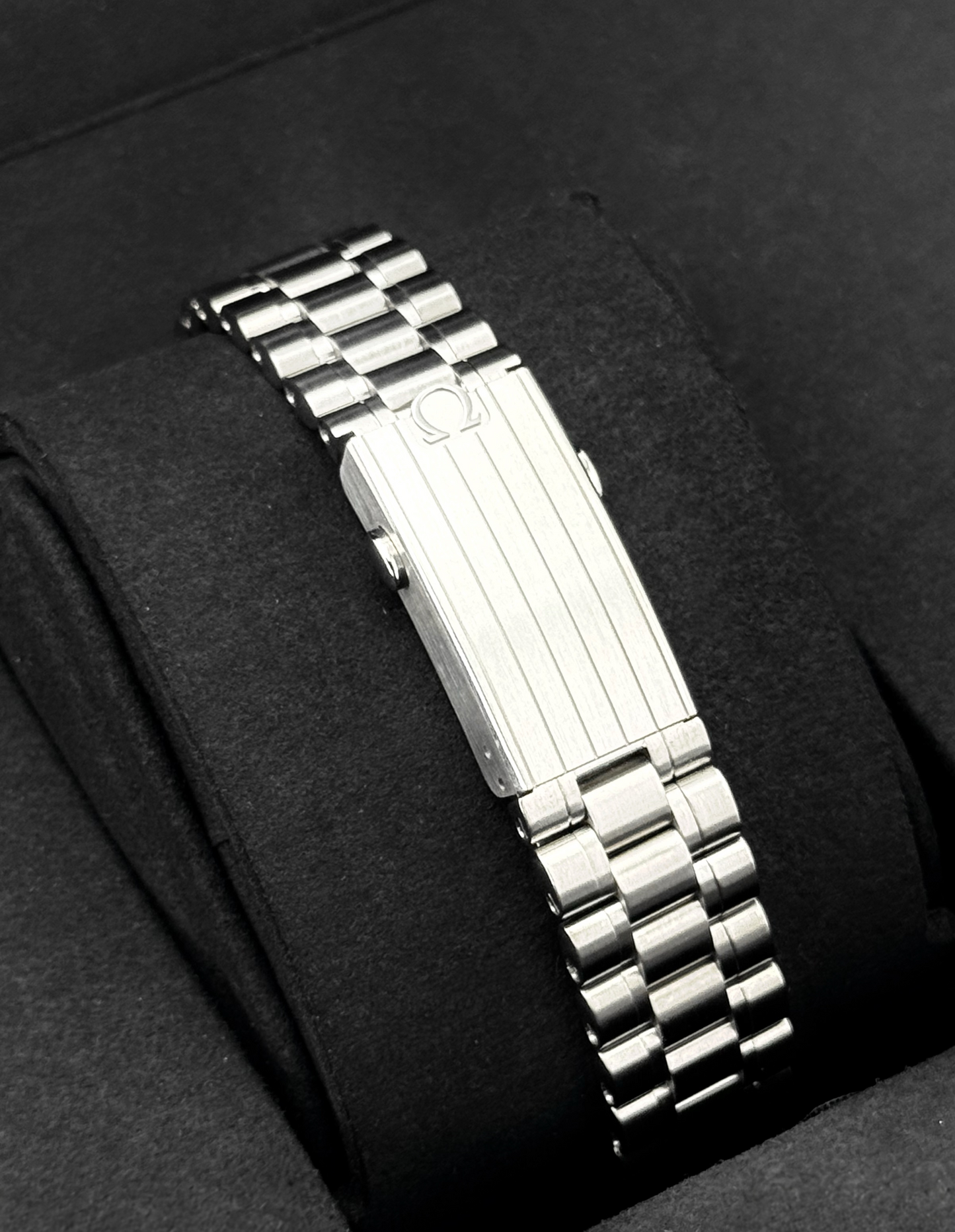 NEW 2026 Omega Speedmaster Moonwatch 42mm 310.30.42.50.01.001 Black
