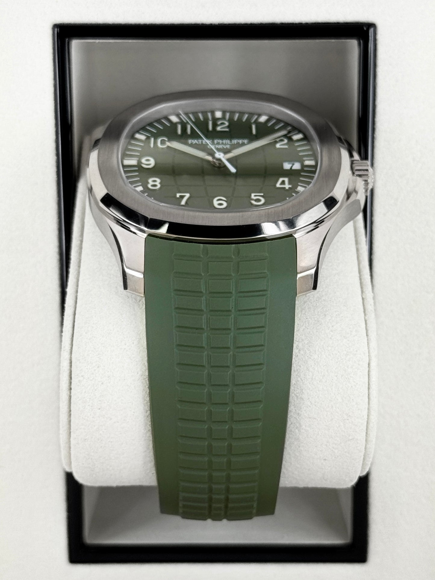 NEW 2026 Patek Philippe Aquanaut 42.2mm 5168G White Gold Green Dial