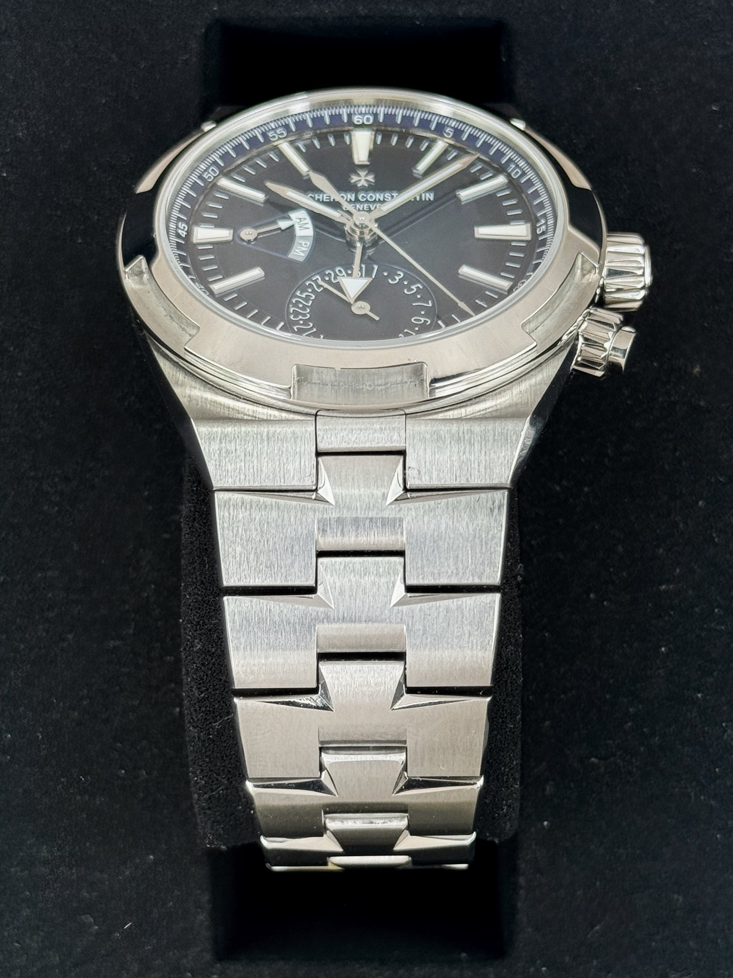2024 Vacheron Constantin Overseas Dual Time 41mm 7920V Blue Dial