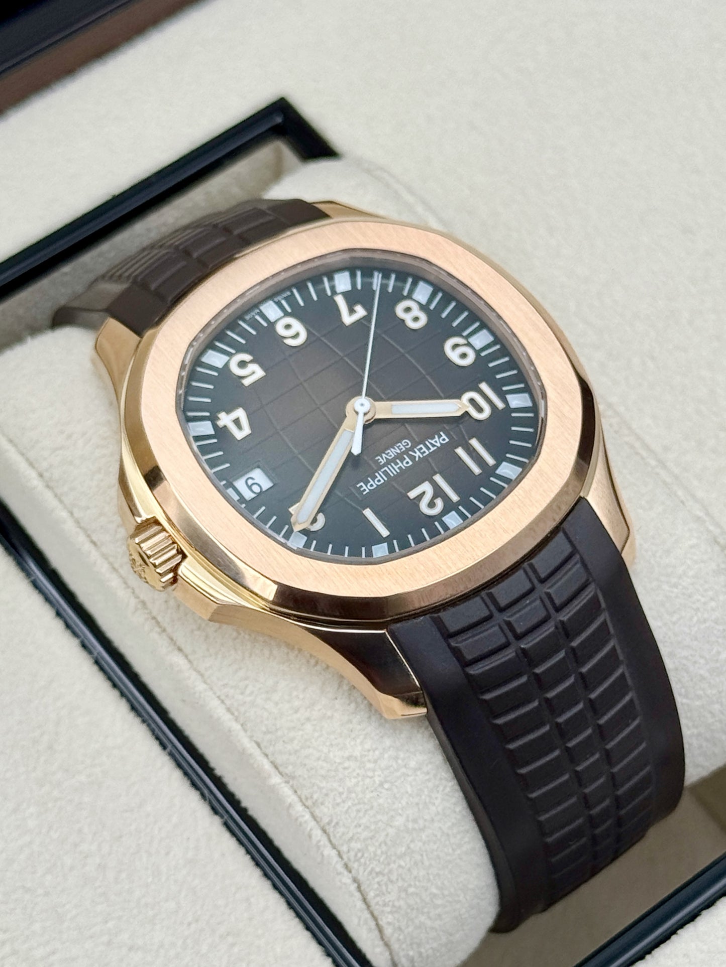2023 Patek Philippe Aquanaut 40mm 5167R-001 Rose Gold Brown Dial