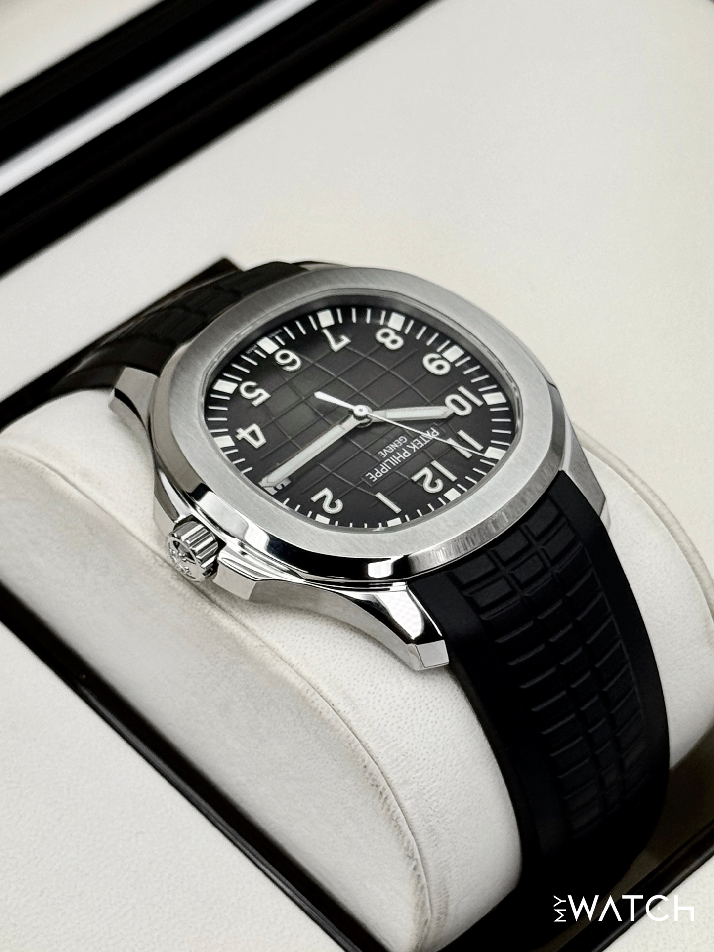 2018 Patek Philippe Aquanaut 40.8mm 5167A-001 Stainless Steel Gray Dial