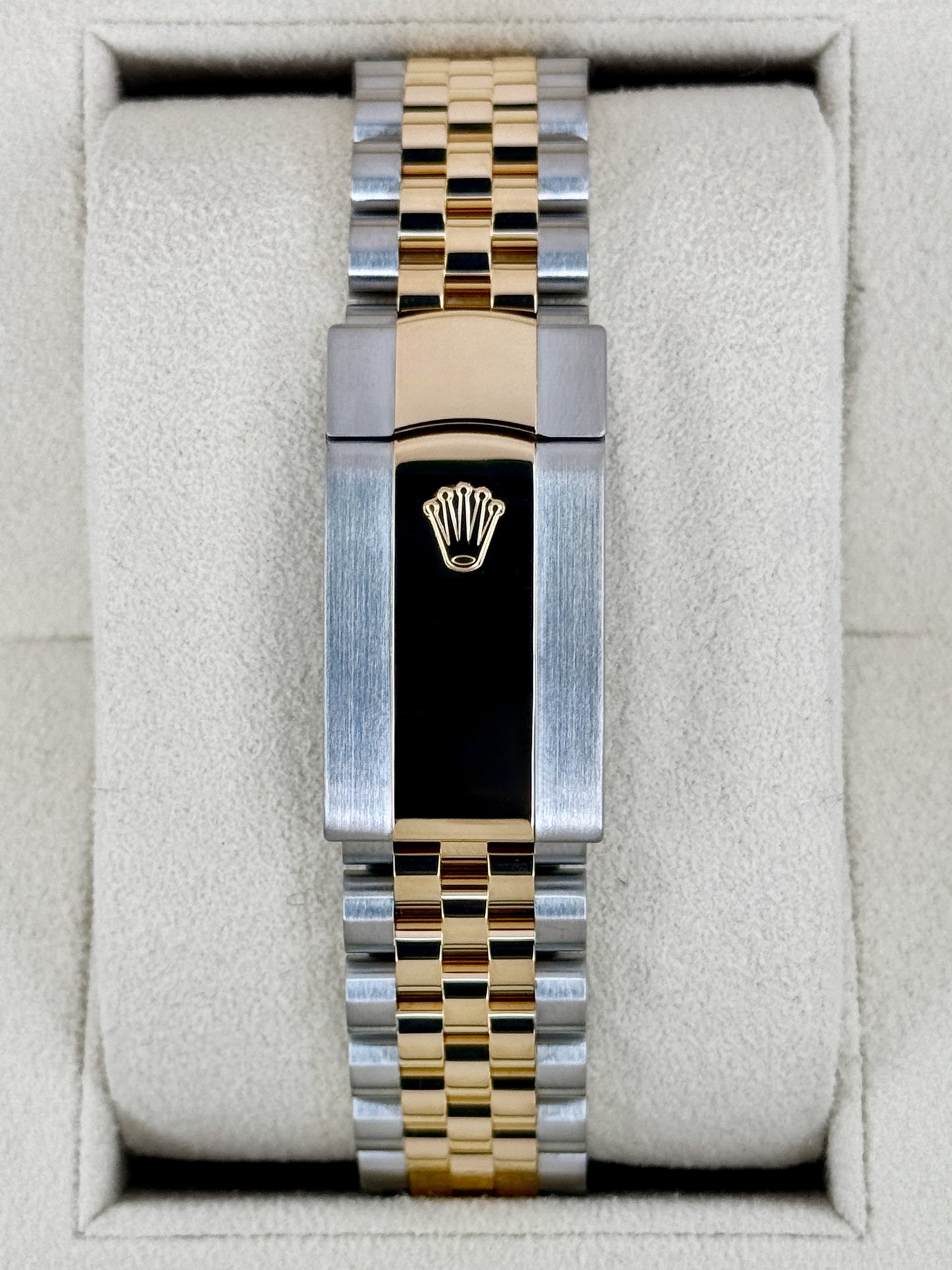 2021 Rolex Datejust 41mm 126333 Two-Tone Jubilee Wimbledon Dial