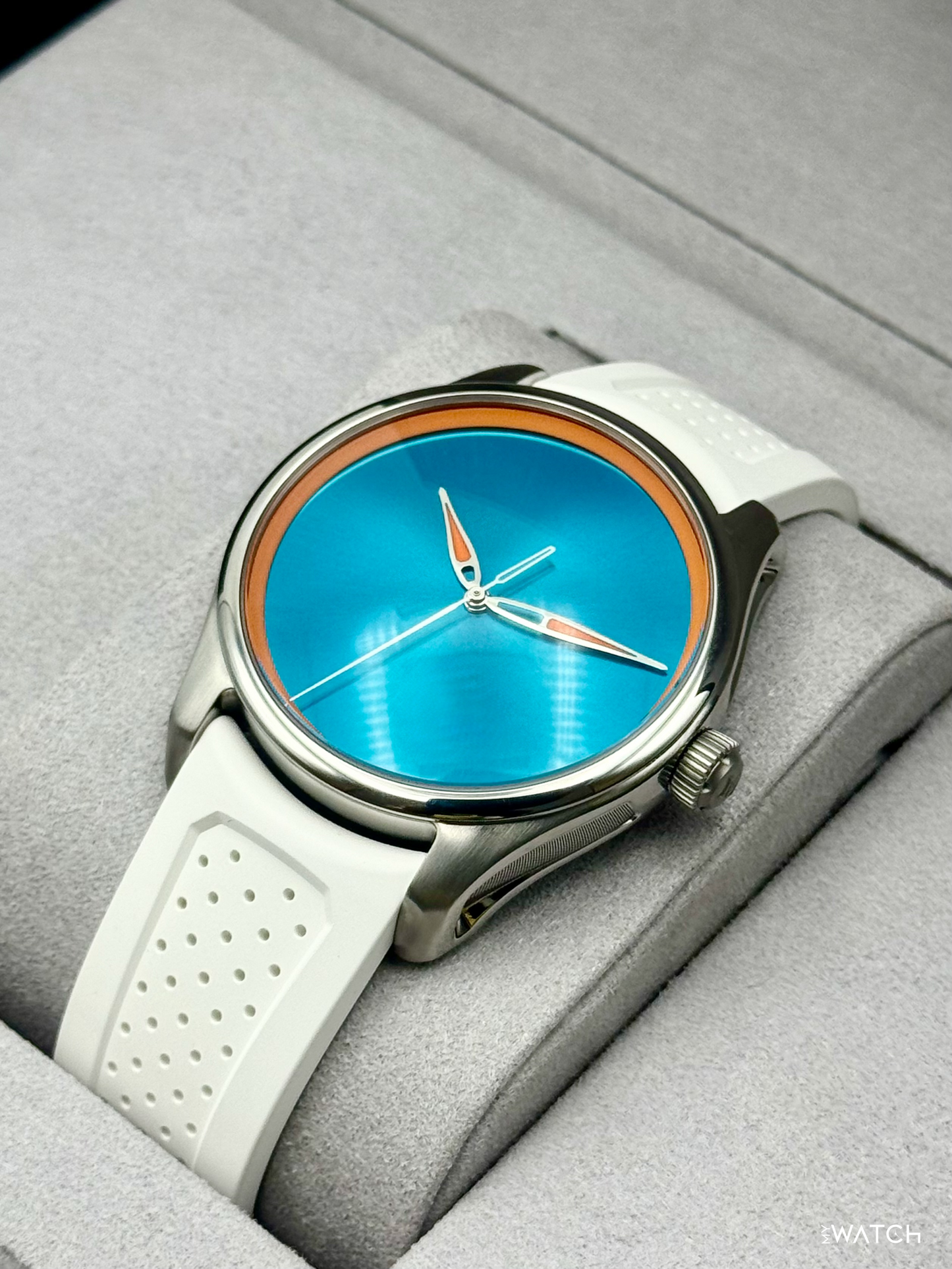 NEW 2026 H. Moser & Cie. Pioneer Centre Seconds 42.8mm 3201-1202 Blue Dial