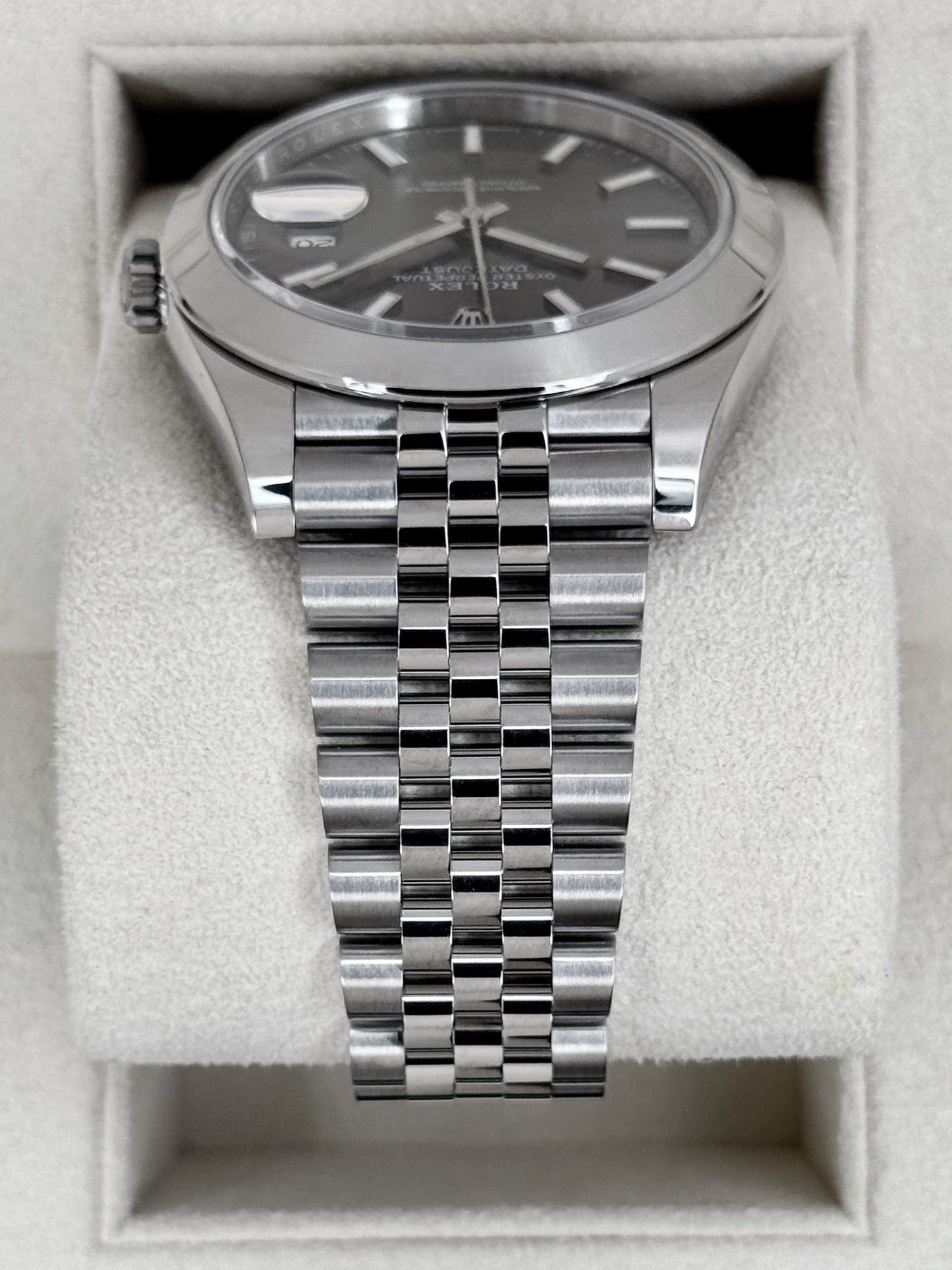 2024 Rolex Datejust 41mm 126300 Stainless Steel Jubilee Rhodium Dial