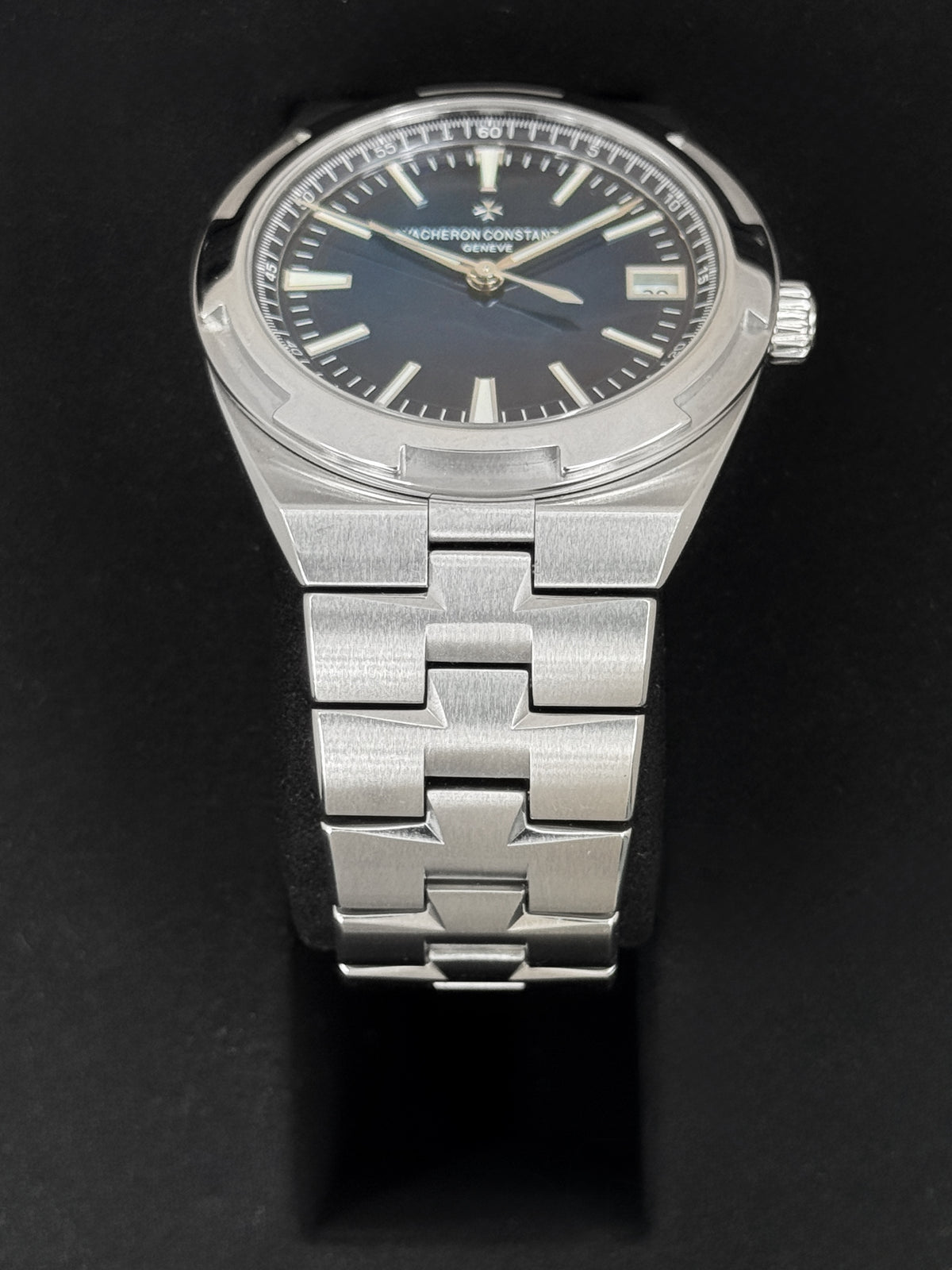 2021 Vacheron Constantin Overseas 41mm 4500V Stainless Steel Blue Dial