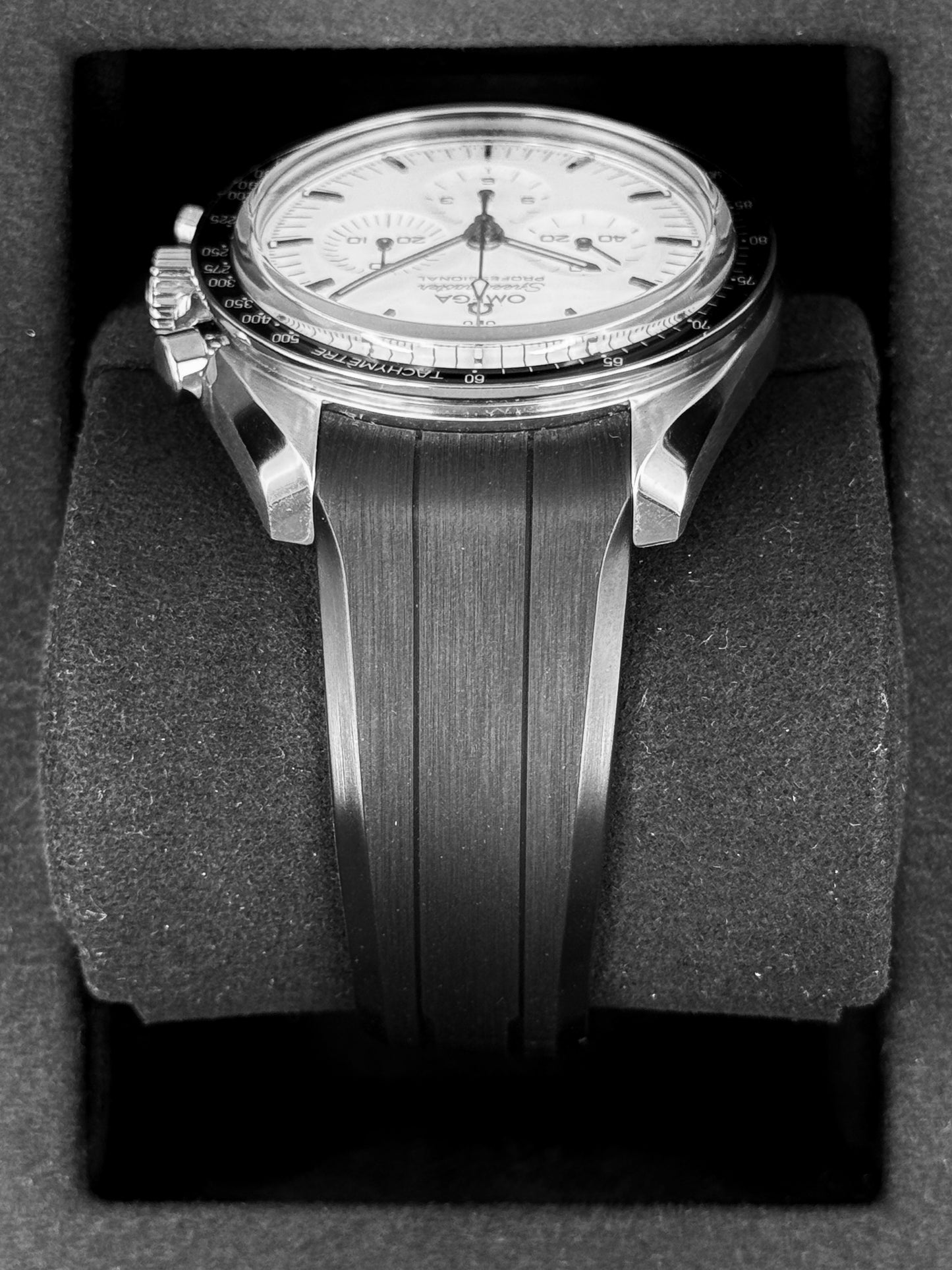 2025 Omega Speedmaster Moonwatch Pro 42mm 310.32.42.50.04.001 White Dial