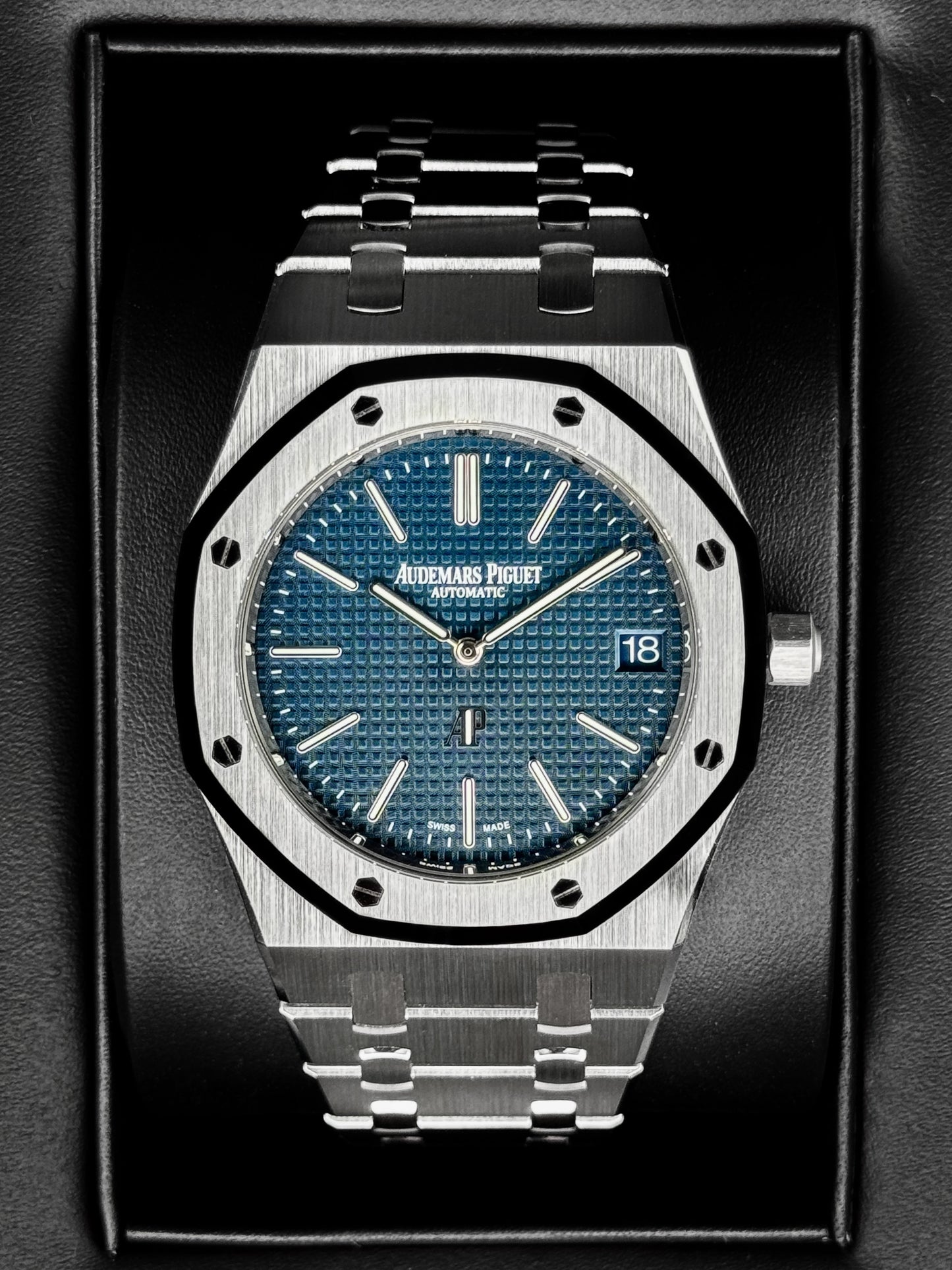 NEW 2025 Audemars Piguet Royal Oak Jumbo 39mm 16202ST Stainless Steel Blue Dial