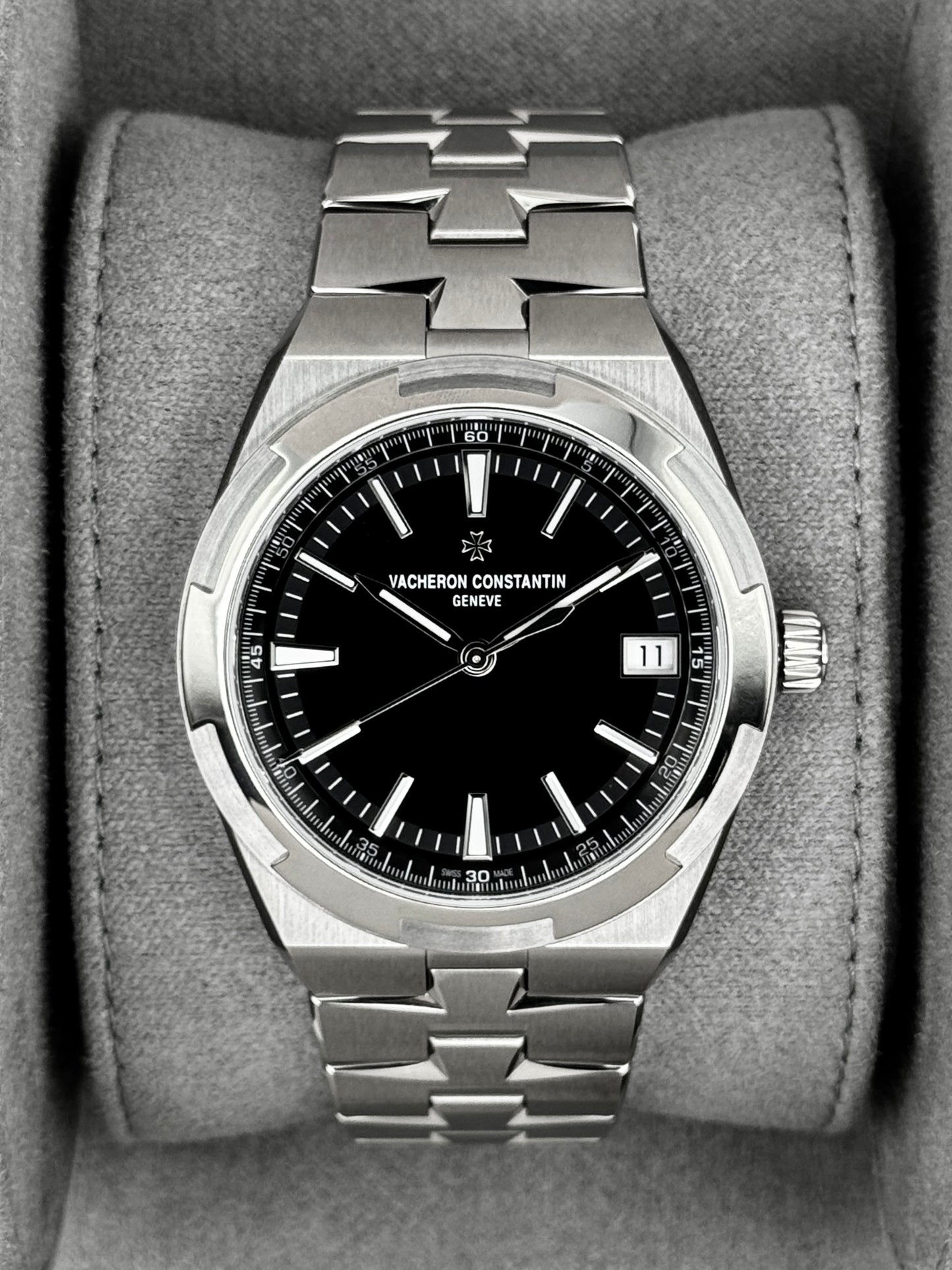 NEW 2026 Vacheron Constantin Overseas 41mm 4520V Stainless Steel Black Dial