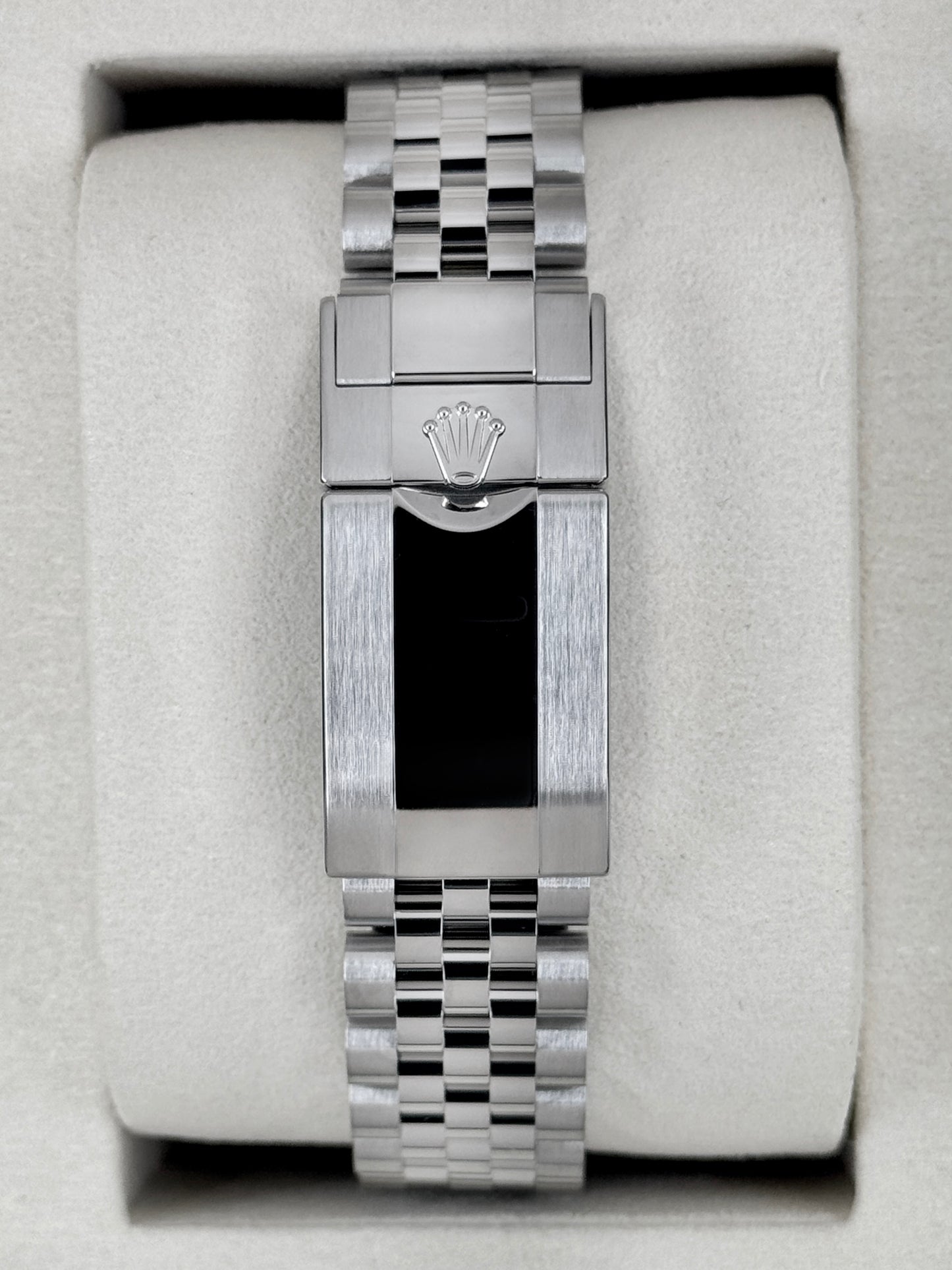 NEW 2026 Rolex GMT-Master II Bruce Wayne 40mm 126710GRNR Jubilee (NEW STYLE CARD)