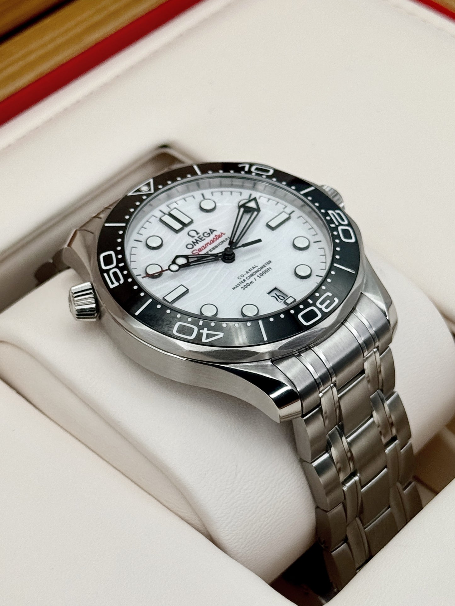 2022 Omega Seamaster 42mm 210.30.42.20.04.001 Stainless Steel White Dial