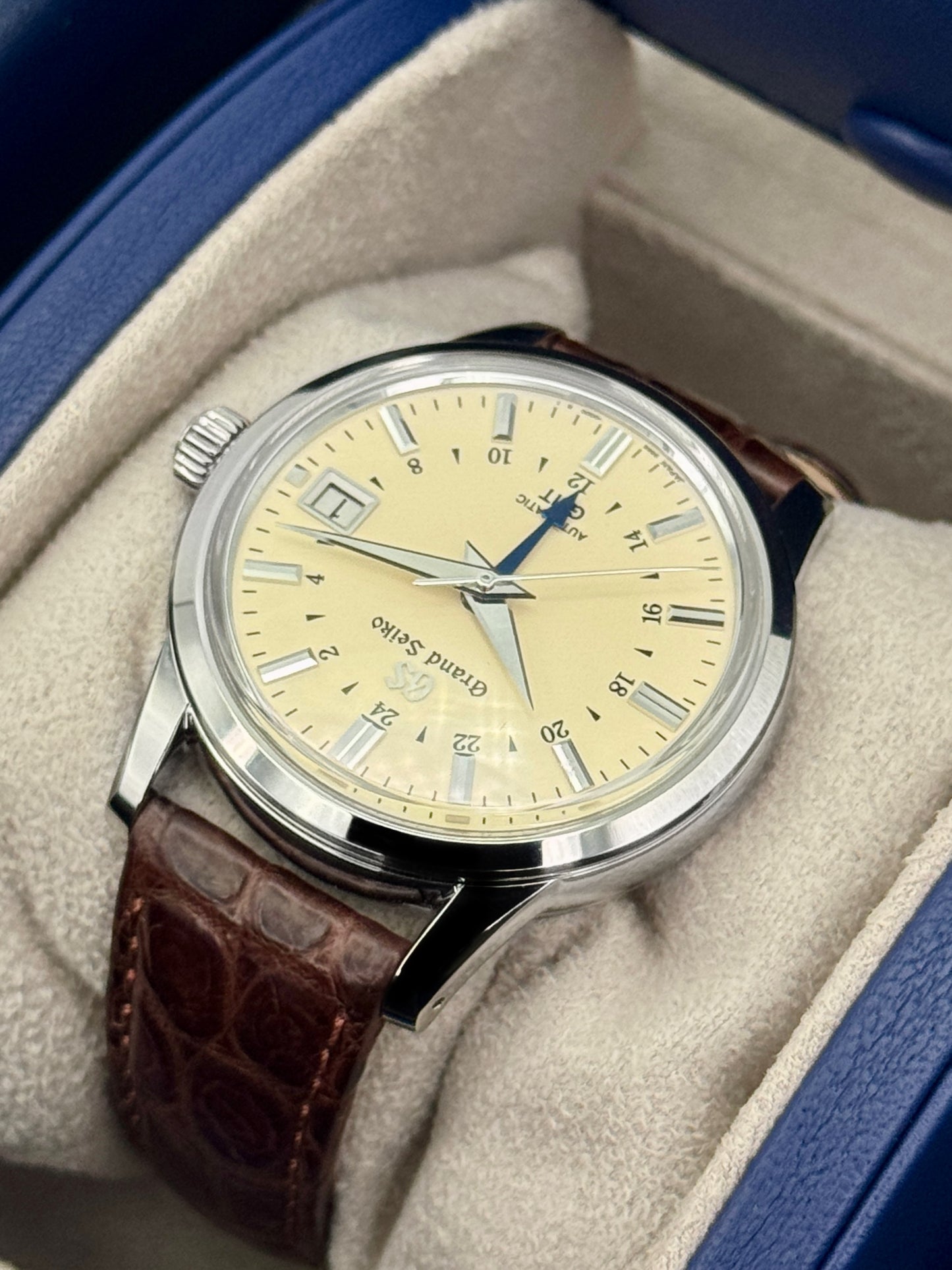 2025 Grand Seiko Elegance Collection 39.5mm SBGM221G Stainless Steel Ivory Dial