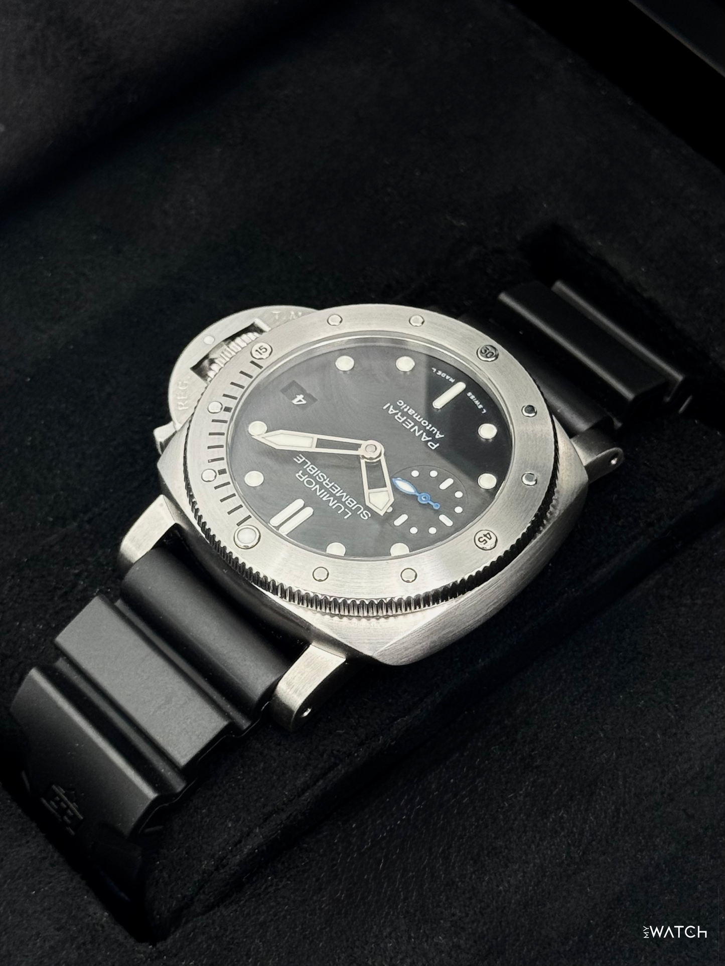 2018 Panerai Luminor Submersible 1950 3 Days 42mm PAM00682 Black Dial