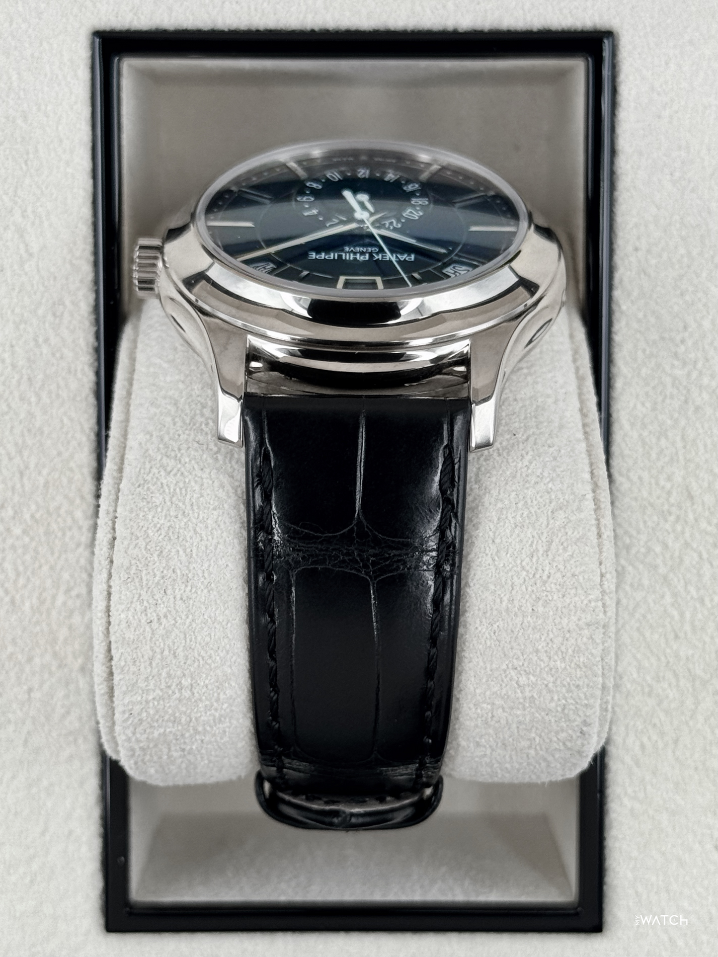 2021 Patek Philippe Annual Calander 40mm 5205G White Gold Blue Dial (Deployant Buckle)