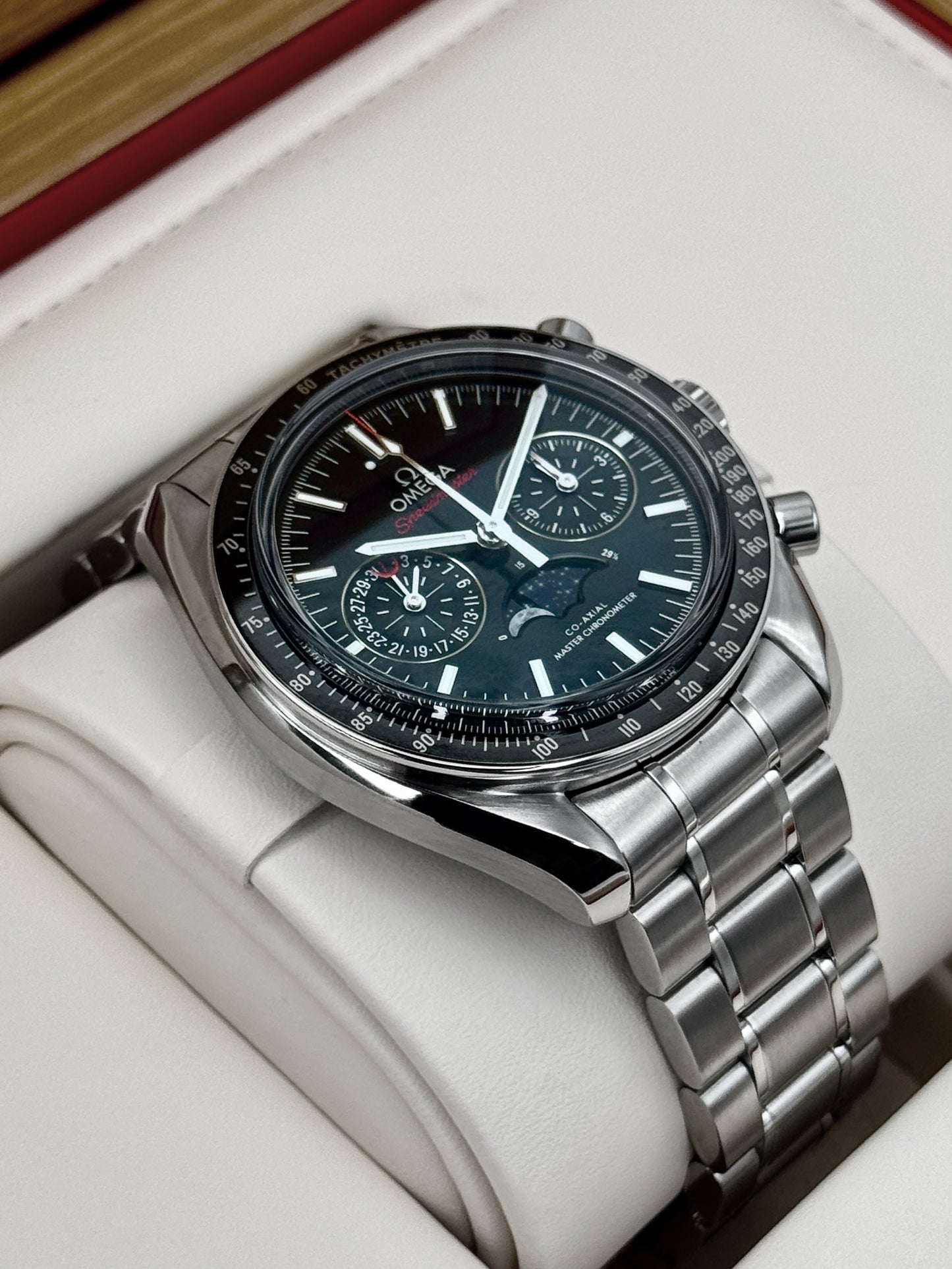 2021 Omega Speedmaster Moonwatch 44mm 304.30.44.52.01.001 Black Dial