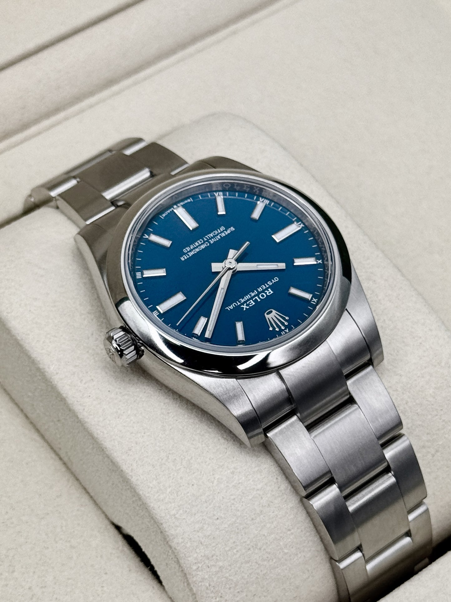 NEW 2026 Rolex Oyster Perpetual 31mm 277200 Med Blue Dial