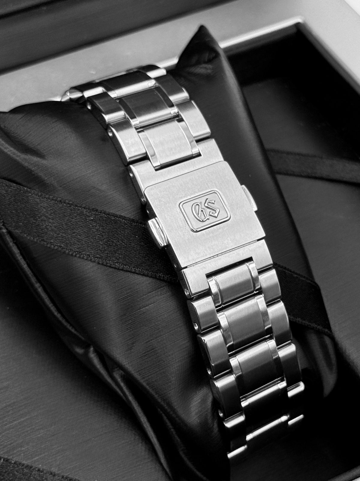 2018 Grand Seiko Elegance Collection 39mm SBGM235 Stainless Steel Silver Dial