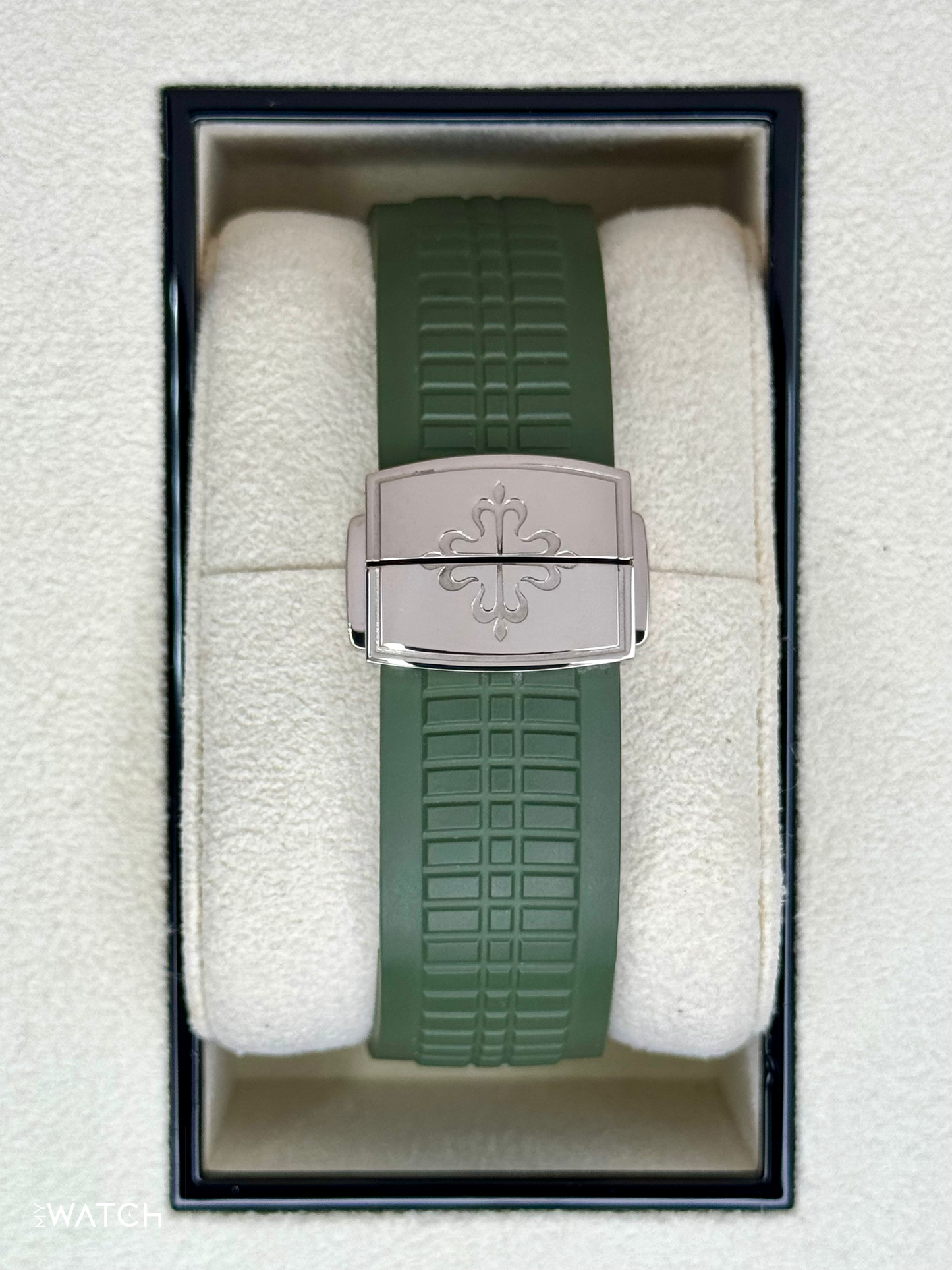 2022 Patek Philippe Aquanaut 5168G 42.2mm White Gold Green Dial