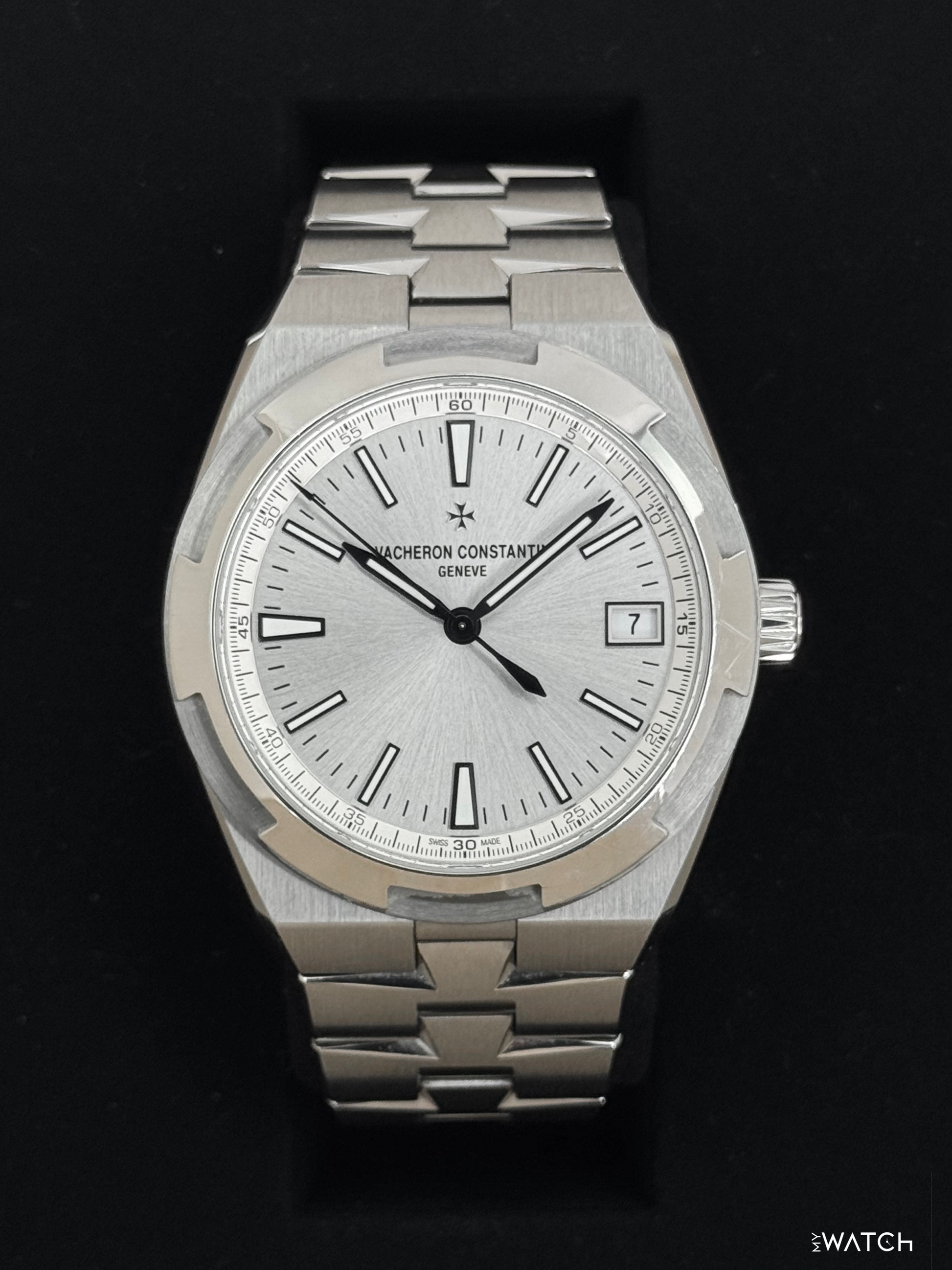 2024 Vacheron Constantin Overseas 41mm 4520V Stainless Steel Silver Dial - MyWatchLLC
