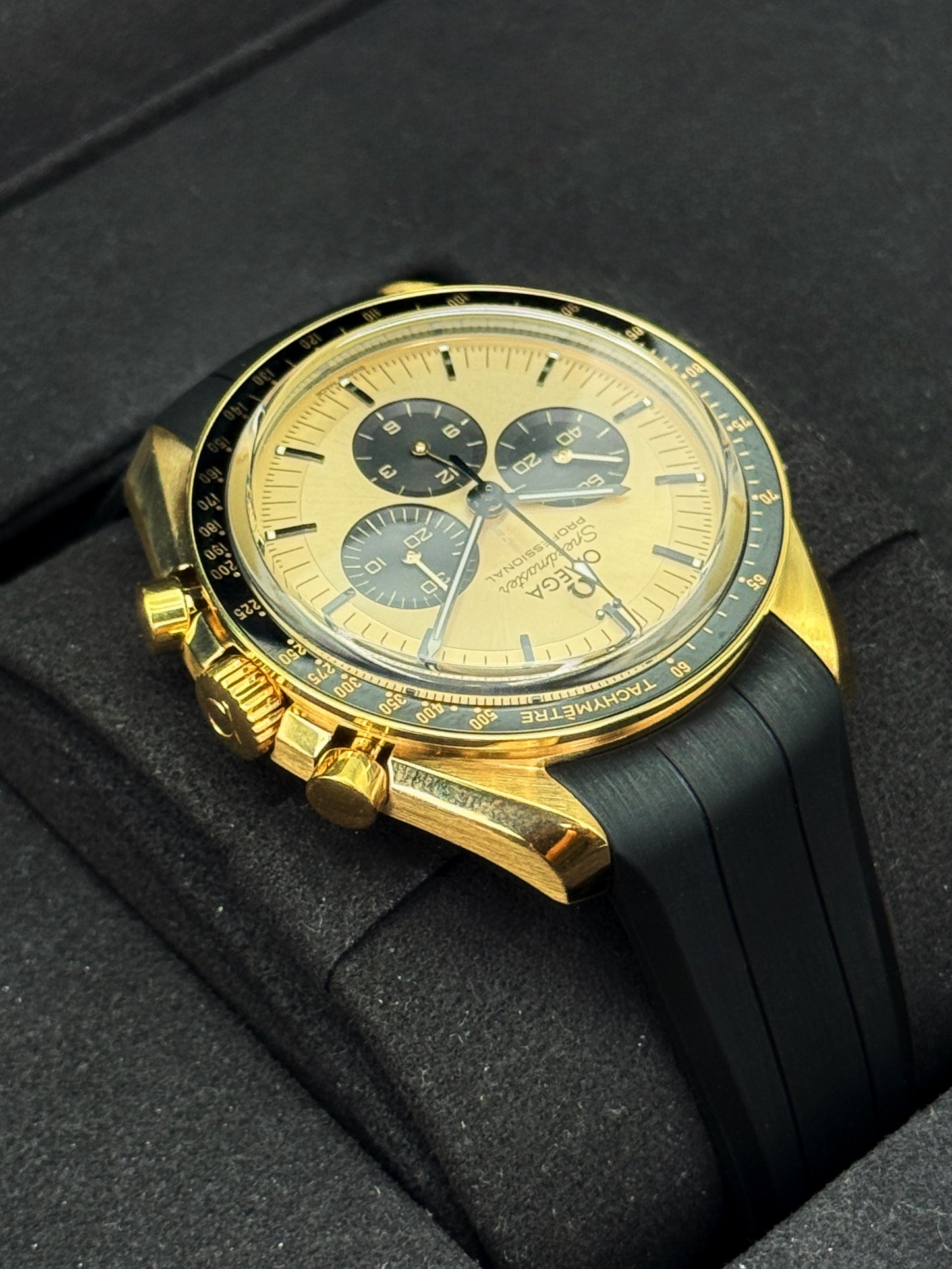 2022 Omega Speedmaster 42mm 310.62.42.50.99.001 18kt Yellow Gold