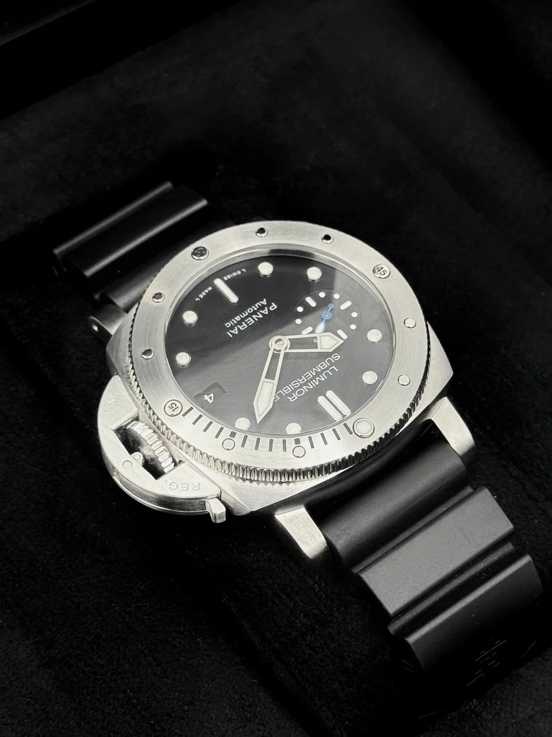 2018 Panerai Luminor Submersible 1950 3 Days 42mm PAM00682 Black Dial
