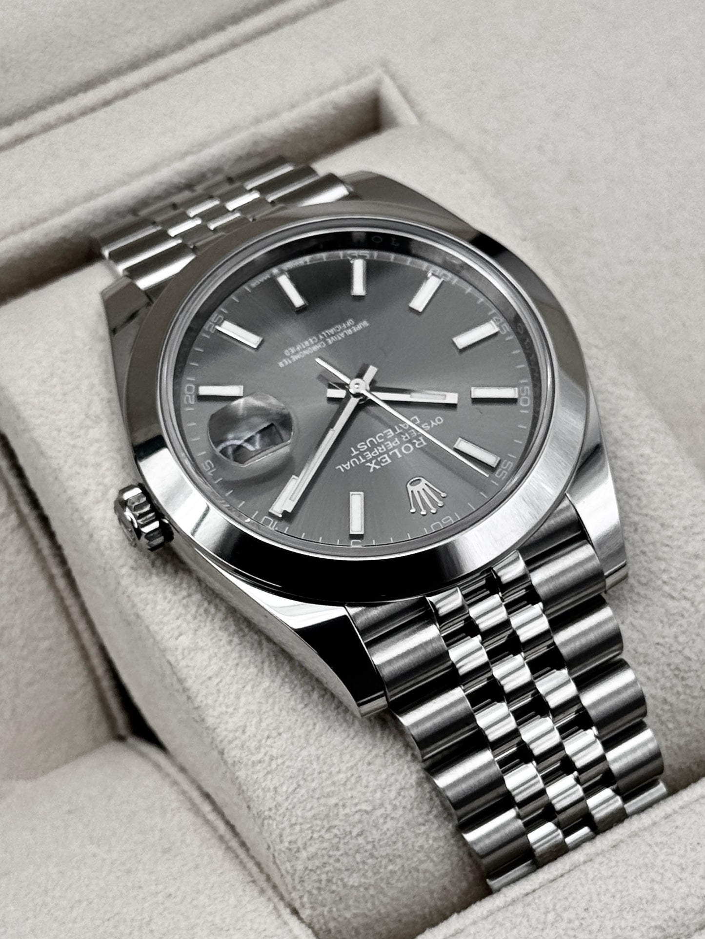 2024 Rolex Datejust 41mm 126300 Stainless Steel Jubilee Rhodium Dial