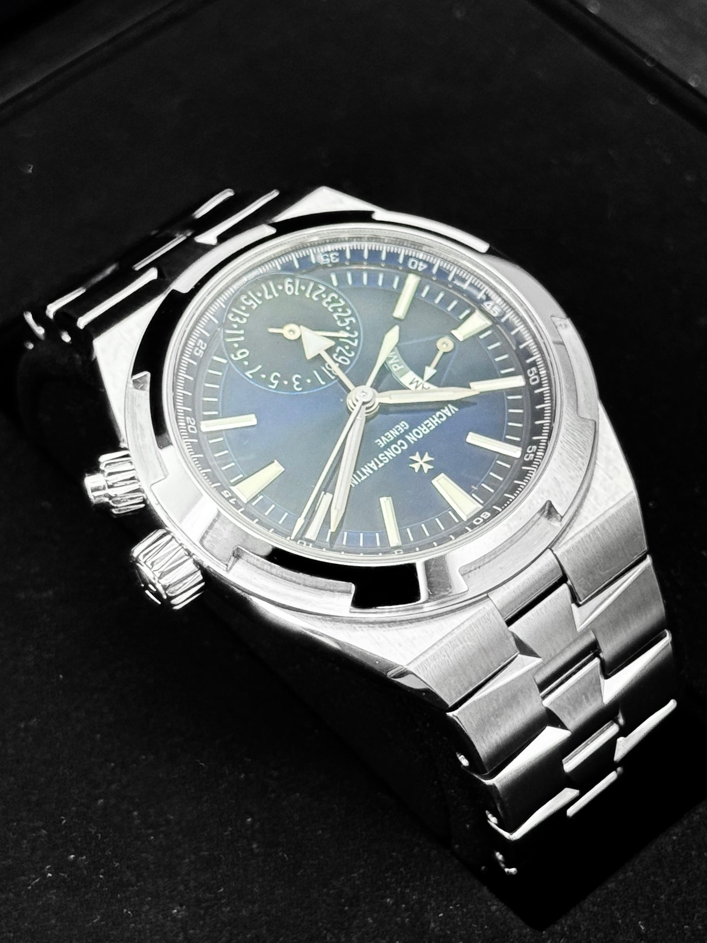 2024 Vacheron Constantin Overseas Dual Time 41mm 7920V Blue Dial