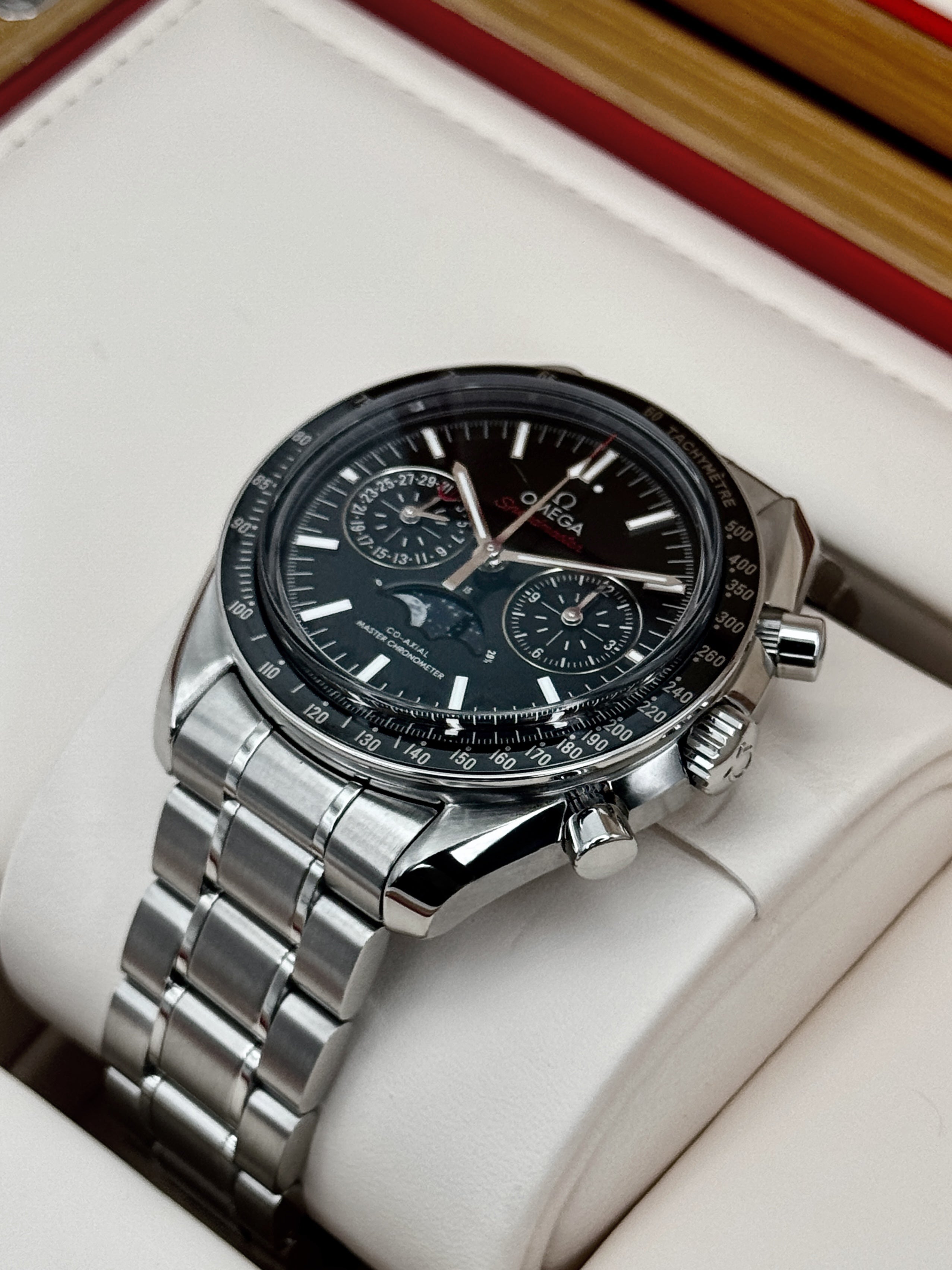 2021 Omega Speedmaster Moonwatch 44mm 304.30.44.52.01.001 Black Dial