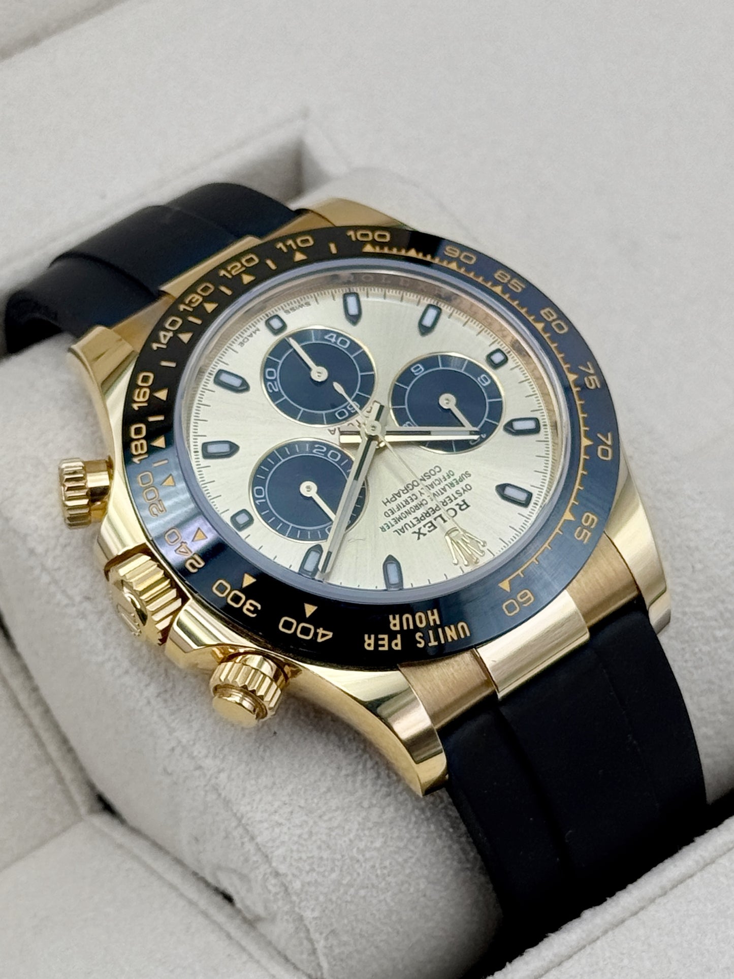 2022 Rolex Daytona 40mm 116518LN Yellow Gold Oysterflex Champagne Dial