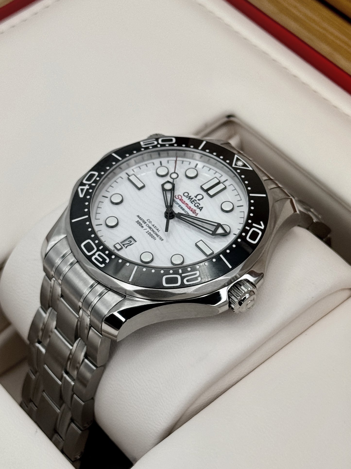 2022 Omega Seamaster 42mm 210.30.42.20.04.001 Stainless Steel White Dial