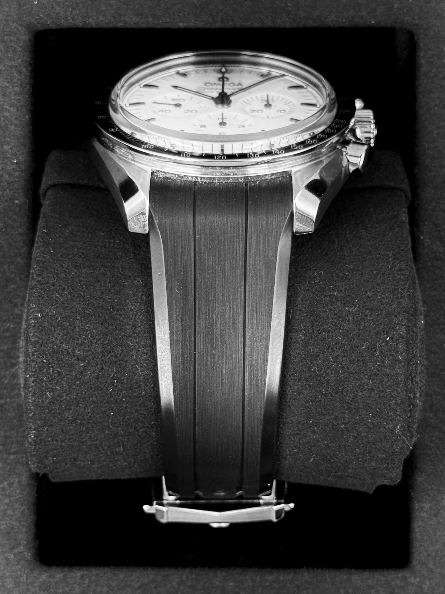 2025 Omega Speedmaster Moonwatch Pro 42mm 310.32.42.50.04.001 White Dial