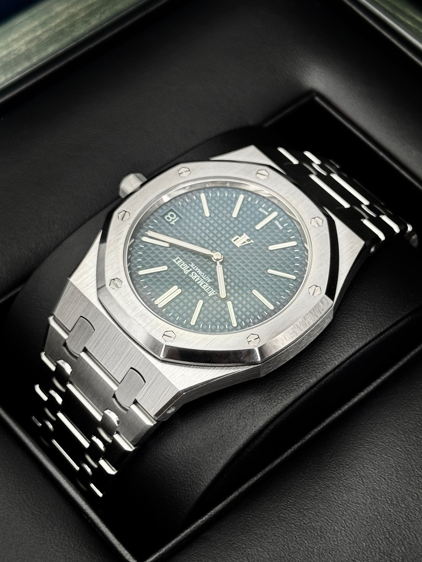 NEW 2025 Audemars Piguet Royal Oak Jumbo 39mm 16202ST Stainless Steel Blue Dial