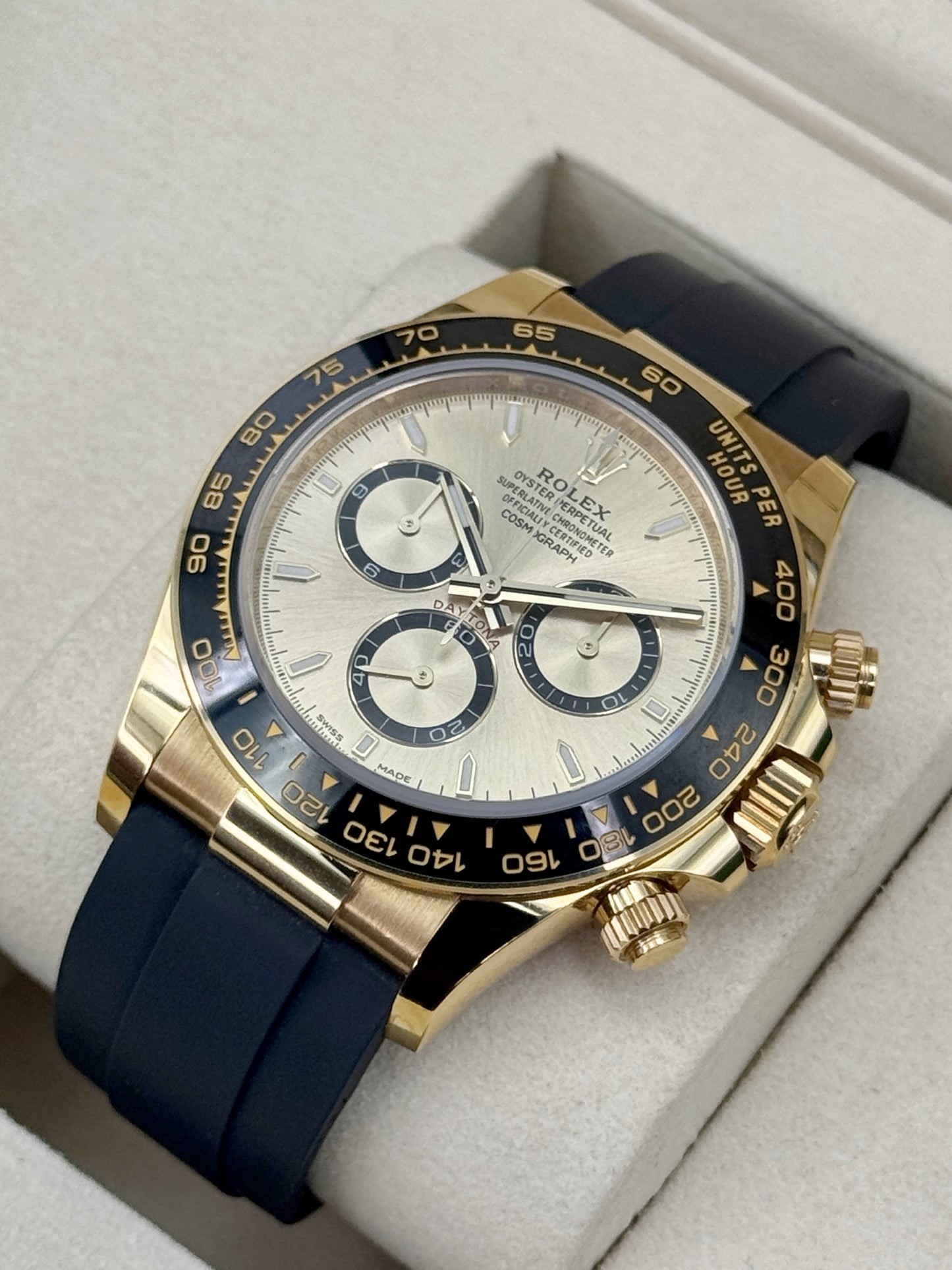 2025 Rolex Daytona 40mm 126518LN Yellow Gold Oysterflex Champagne Dial