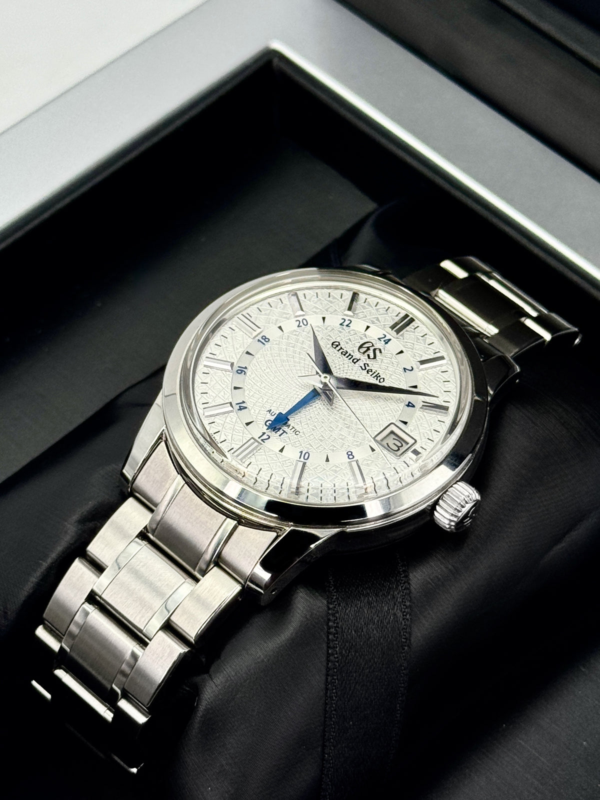 2018 Grand Seiko Elegance Collection 39mm SBGM235 Stainless Steel Silver Dial