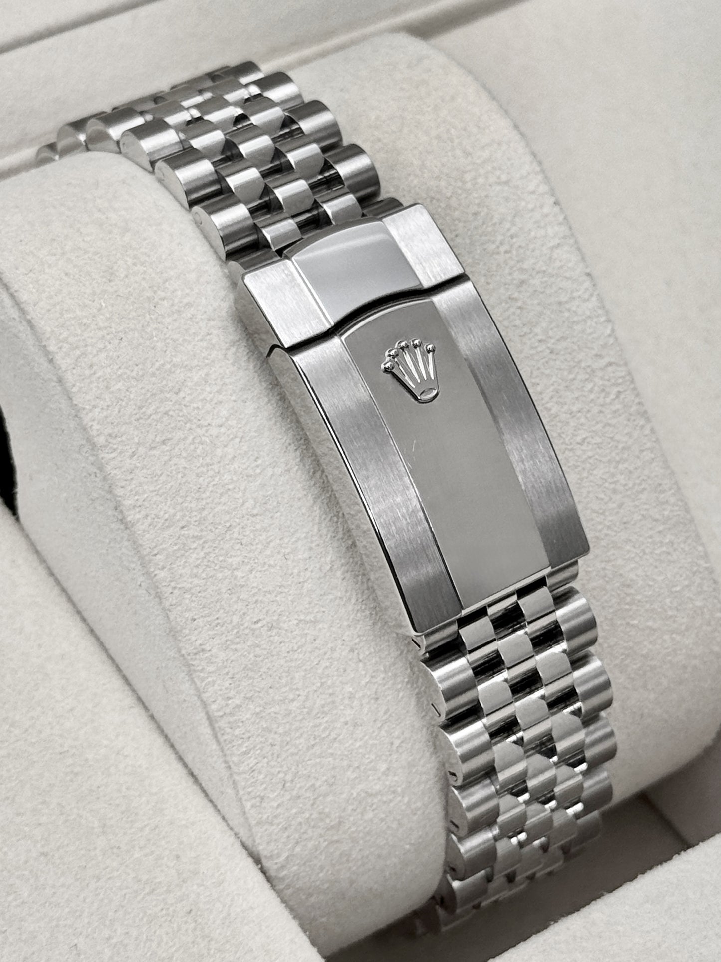 2026 Rolex Datejust 41mm 126334 Stainless Steel Jubilee Blue Dial