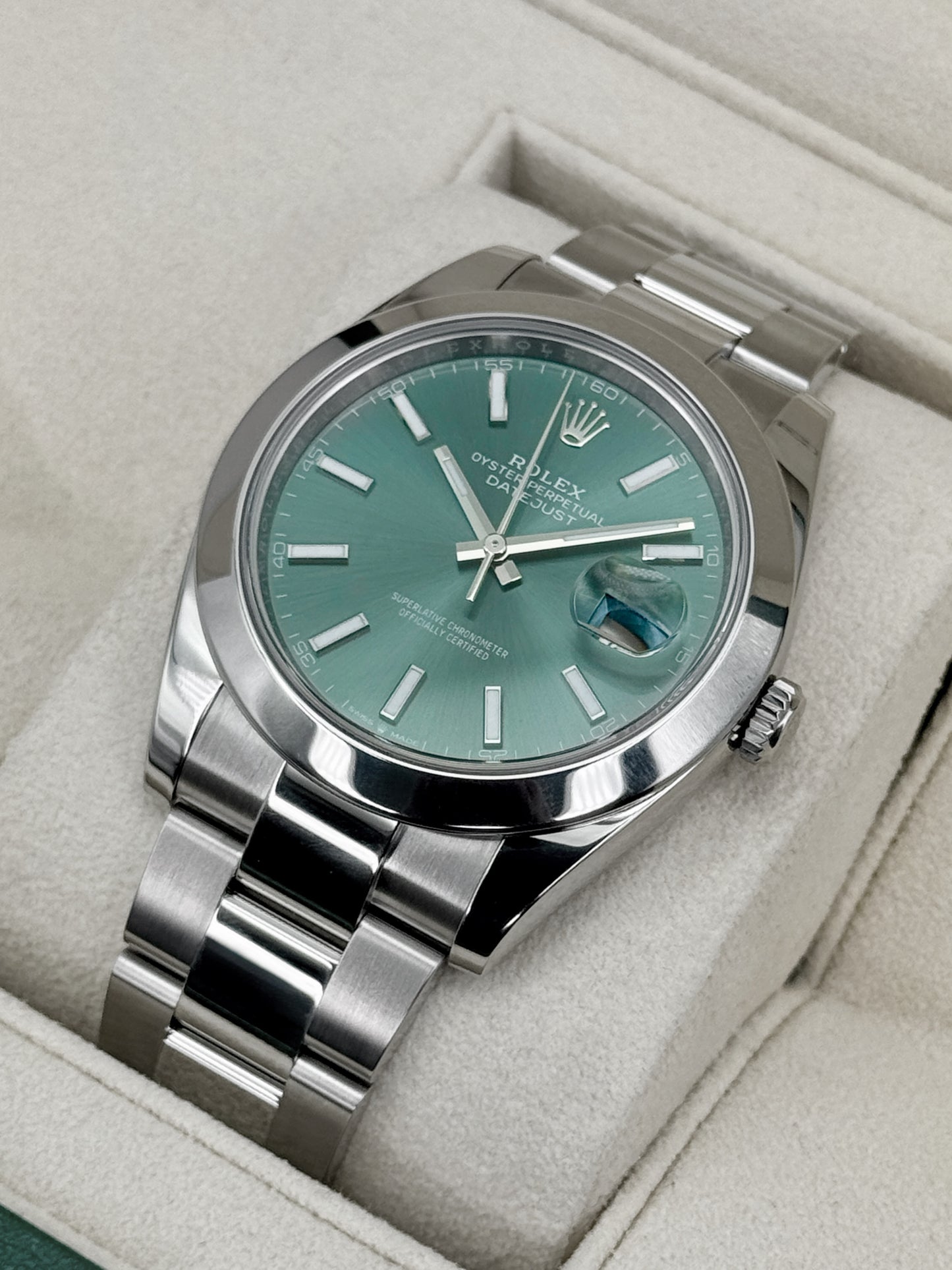 2025 Rolex Datejust 41mm 126300 Stainless Steel Oyster Green Dial